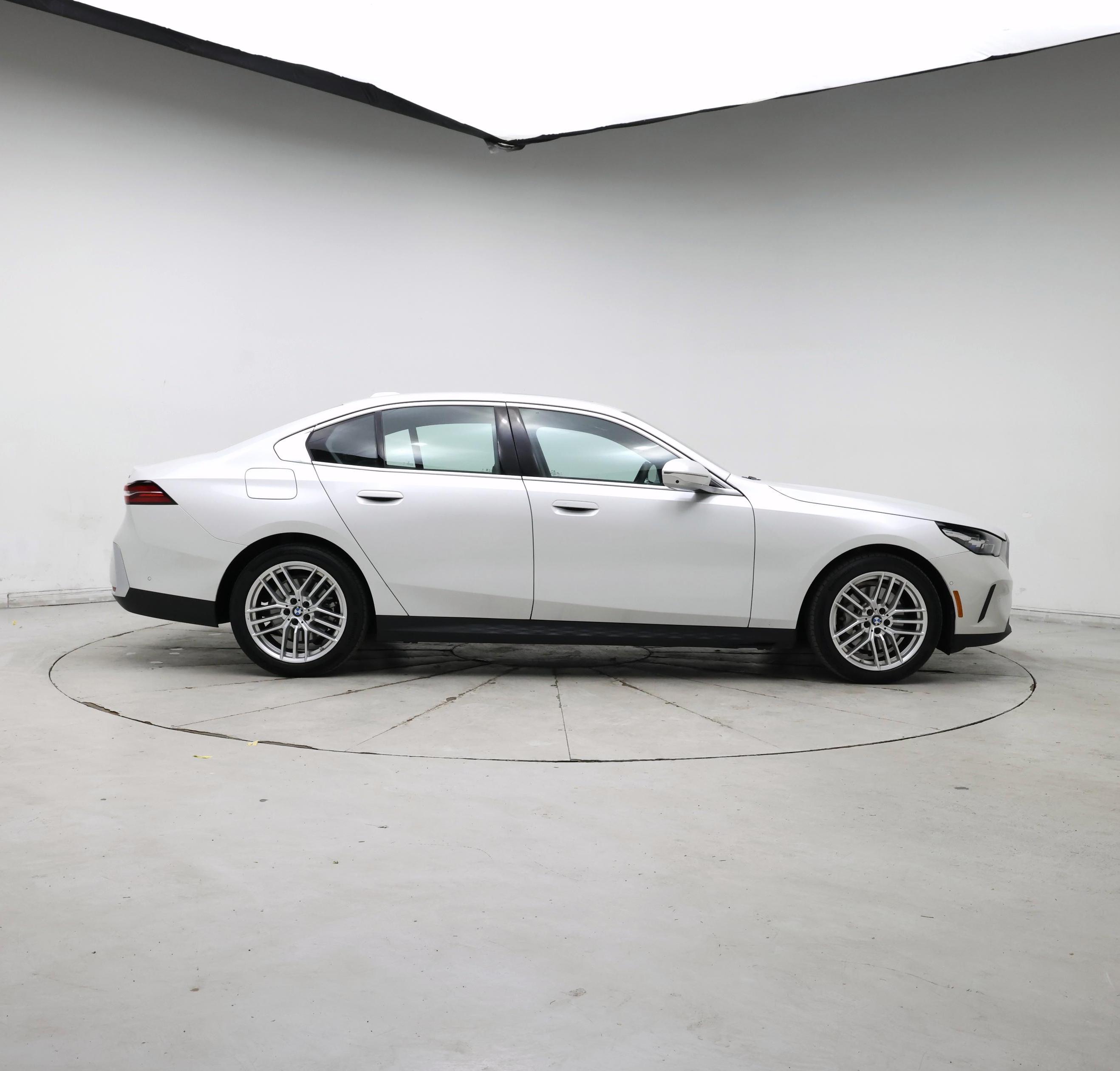 Thumbnail: 2024 BMW 5 Series - 7