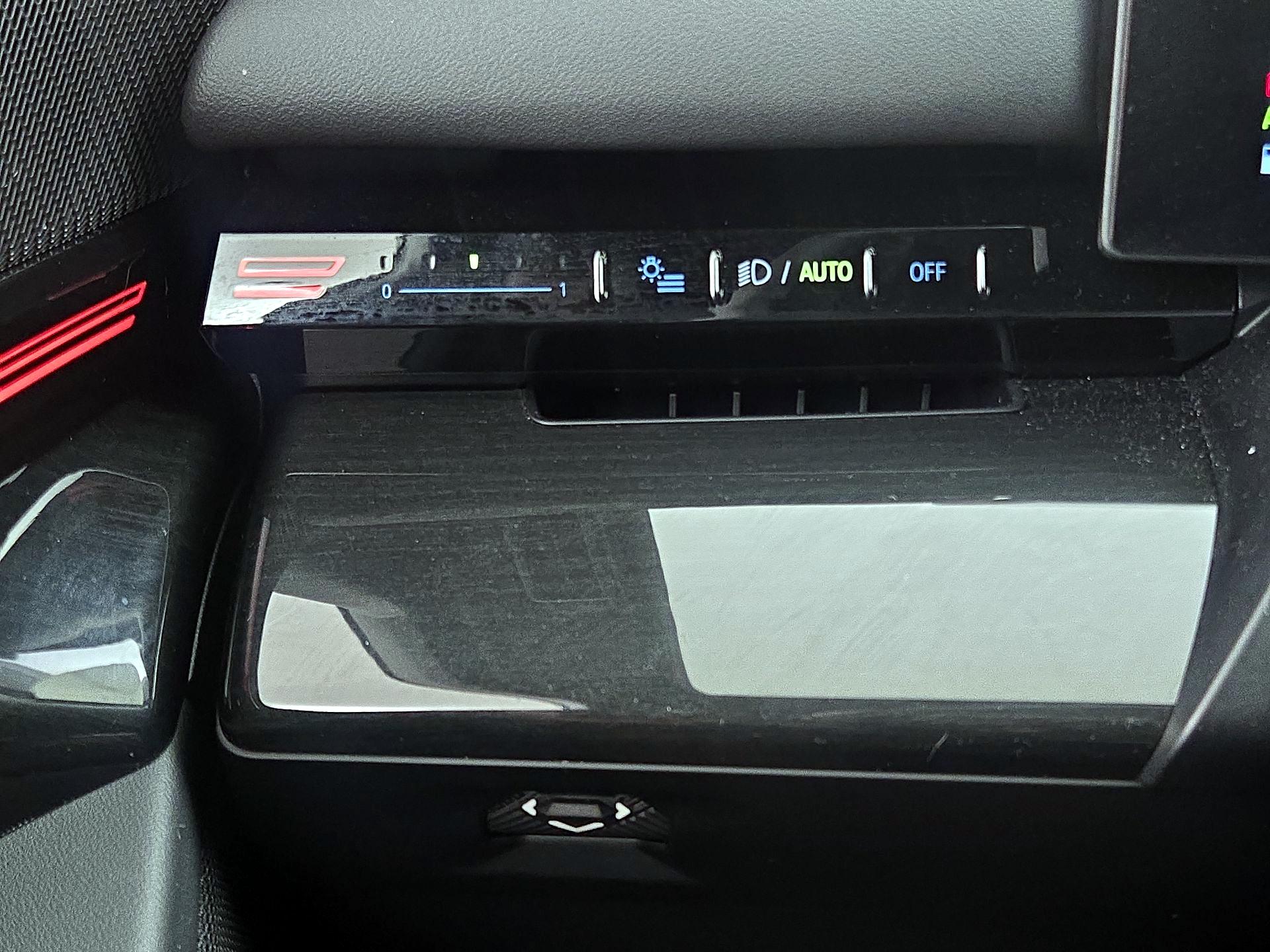 Thumbnail: 2025 BMW 5 Series - 13