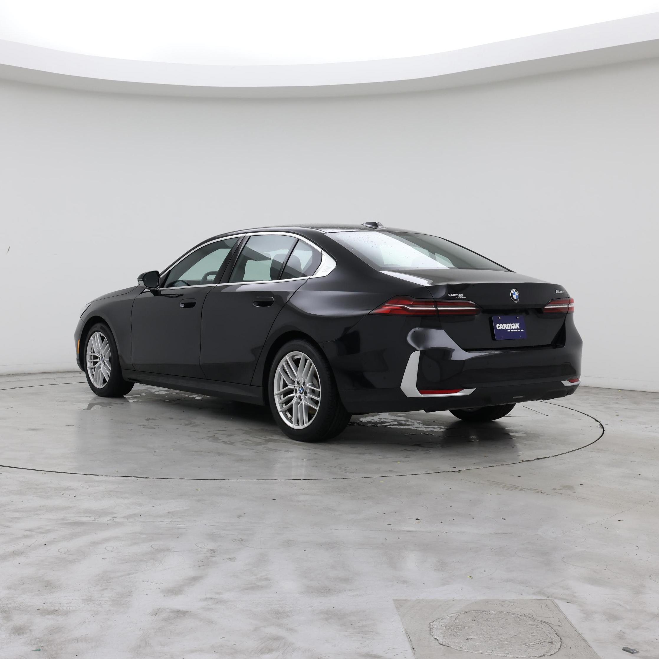 Thumbnail: 2025 BMW 5 Series - 2