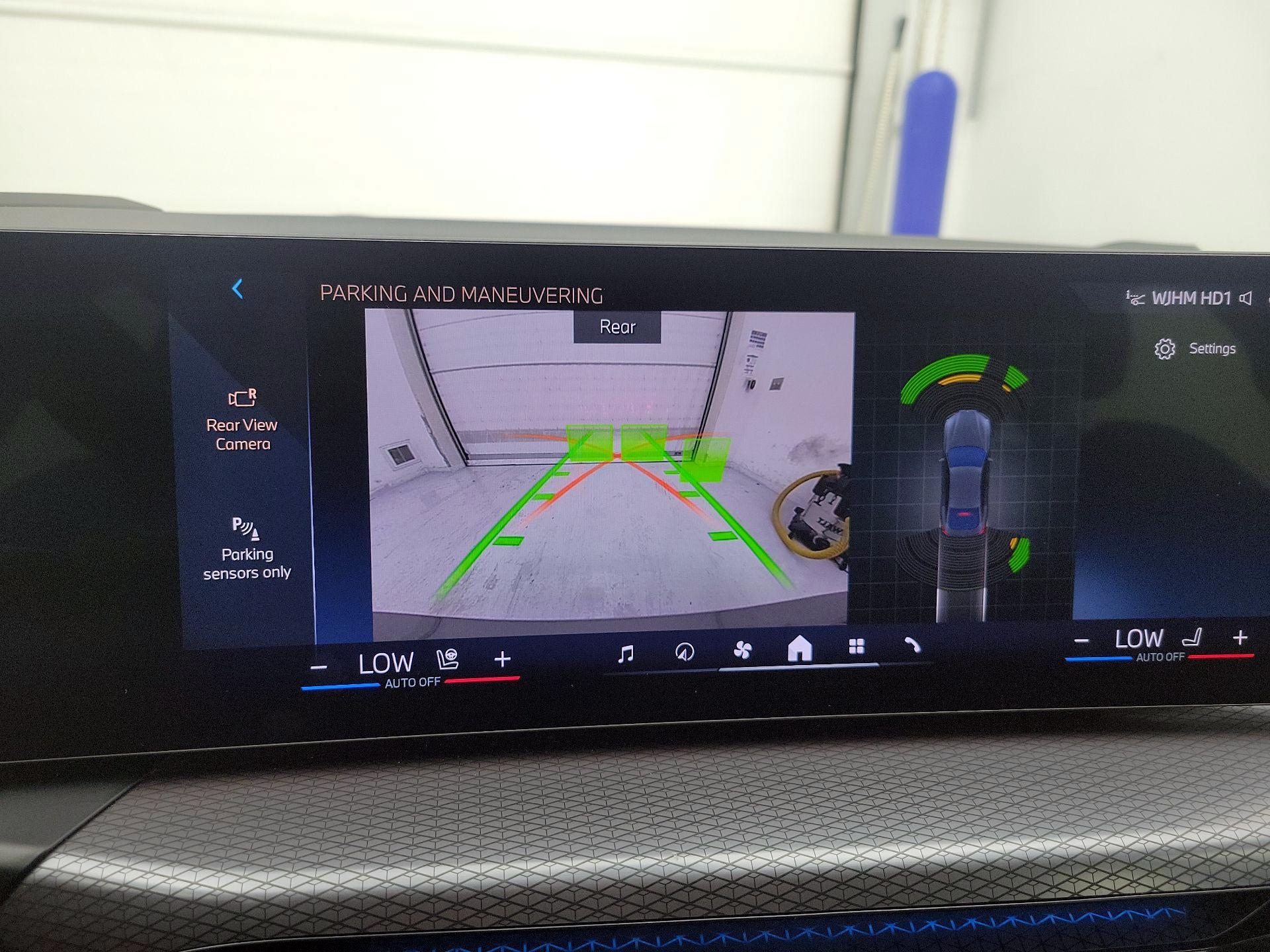 Thumbnail: 2025 BMW 4 Series - 15