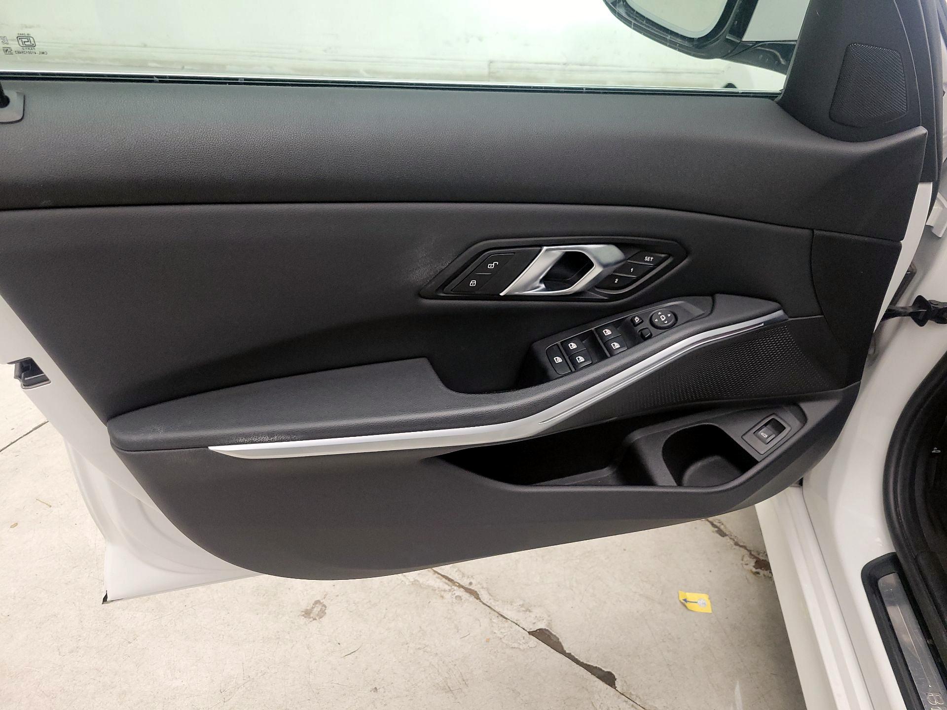 Thumbnail: 2024 BMW 3 Series - 12