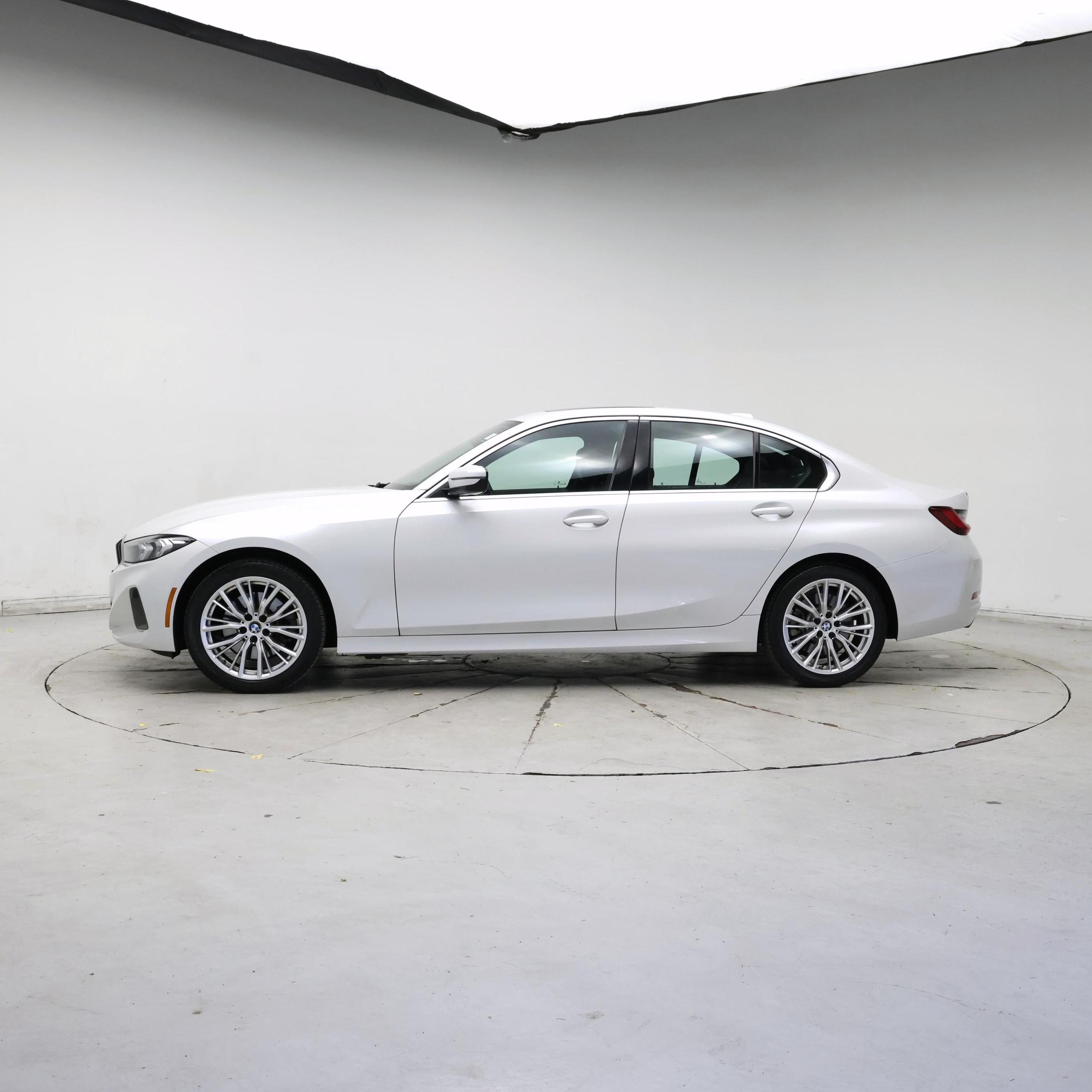 Thumbnail: 2024 BMW 3 Series - 3