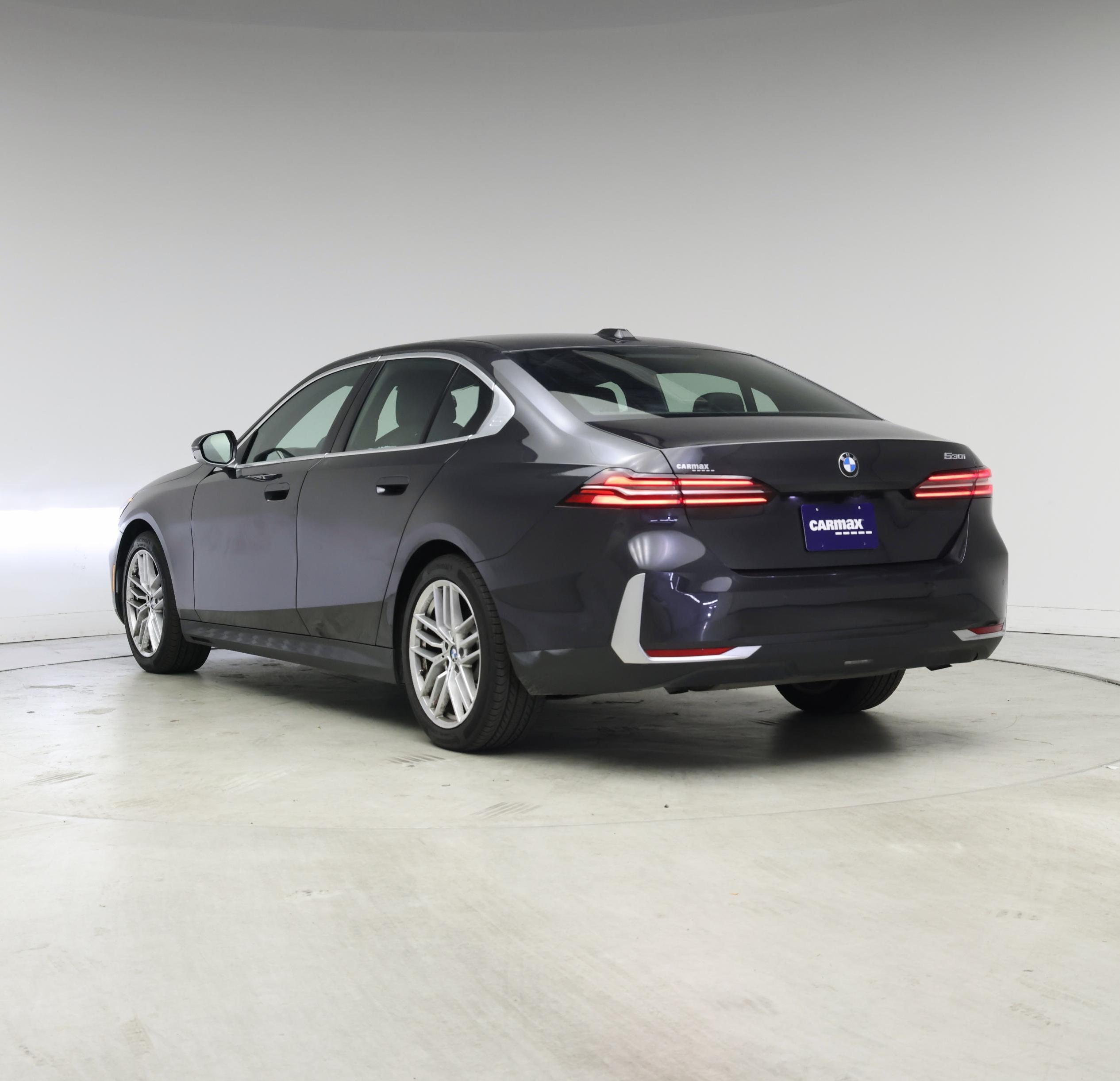 Thumbnail: 2025 BMW 5 Series - 2