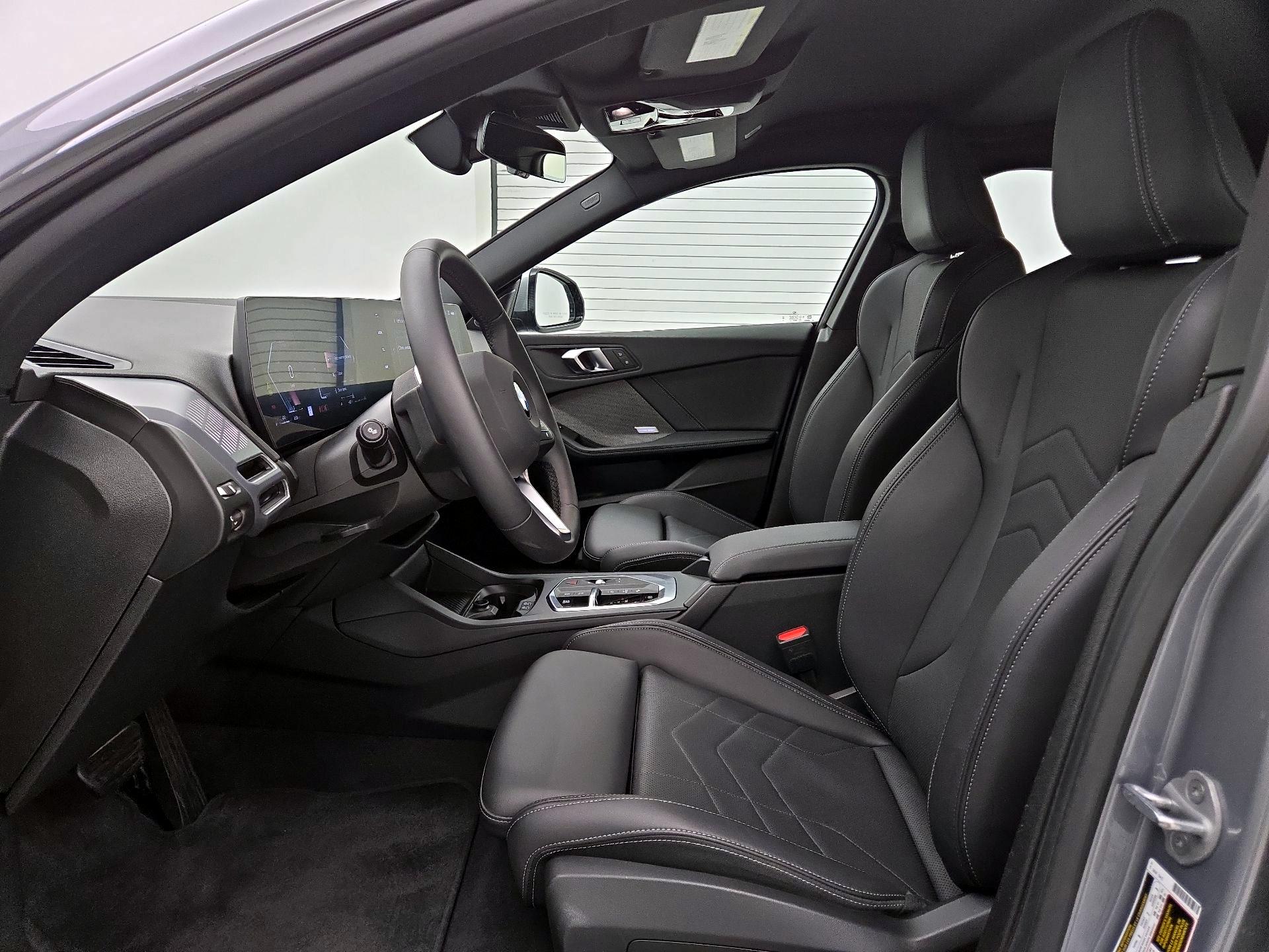 Thumbnail: 2025 BMW 2 Series - 11