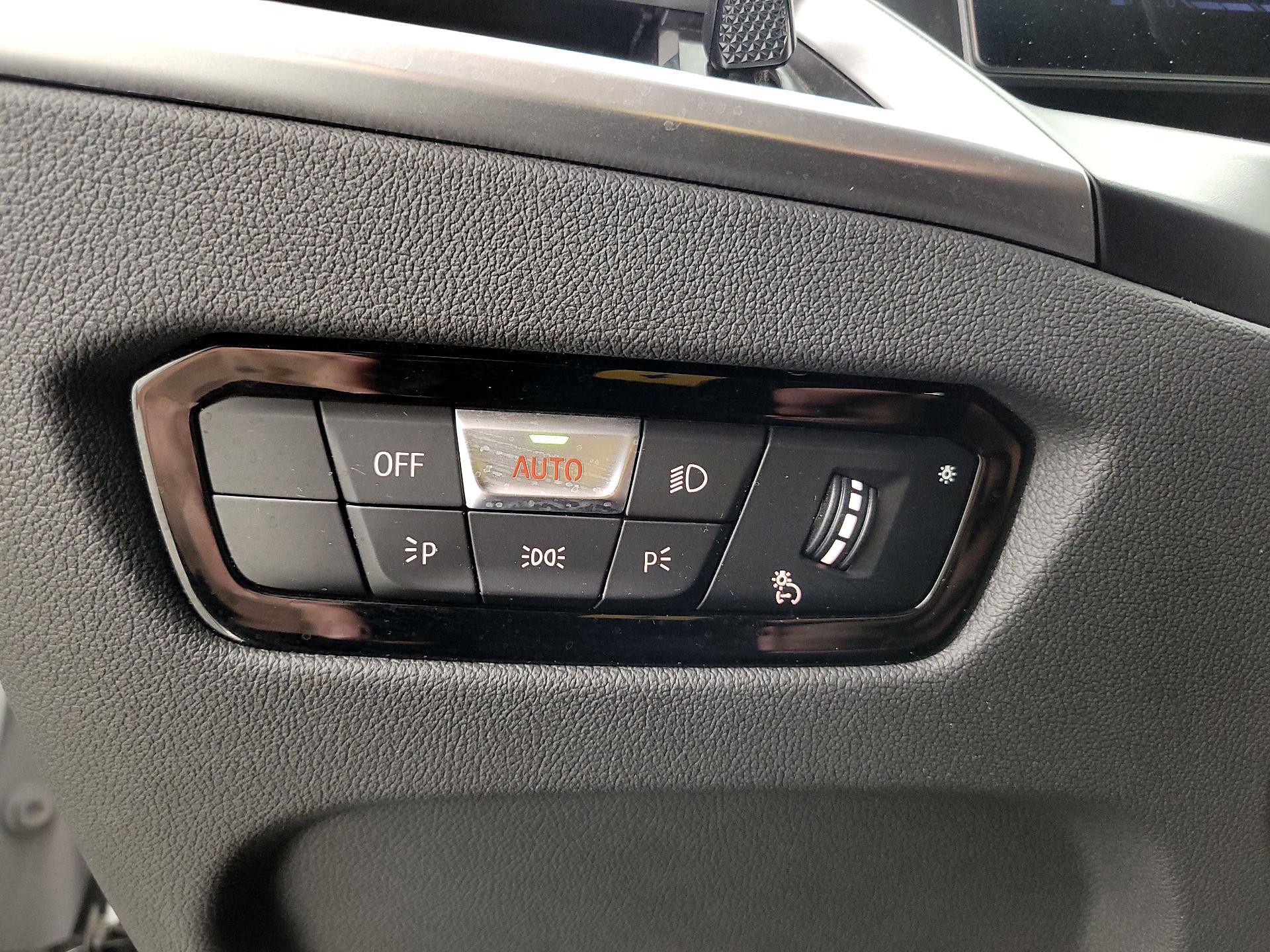 Thumbnail: 2025 BMW 4 Series - 13