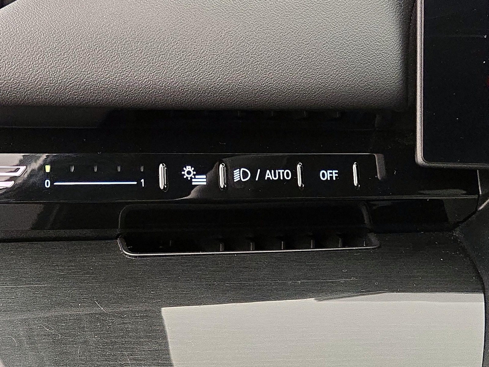 2025 BMW 5 Series 530i - Photo 14