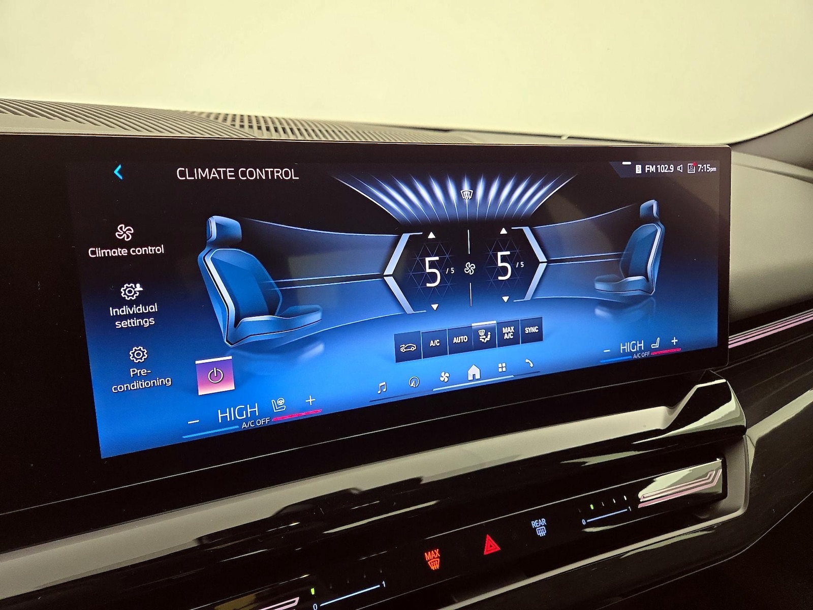 2025 BMW 5 Series 530i - Photo 17