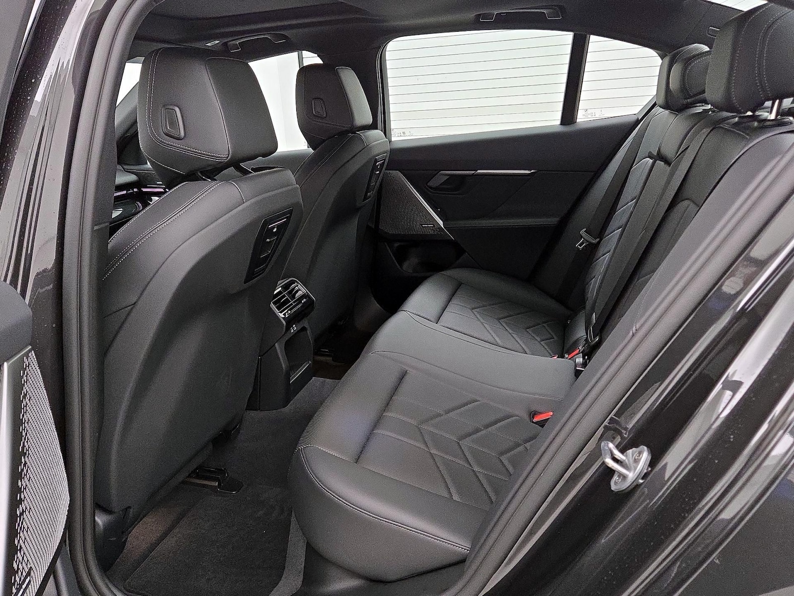 2025 BMW 5 Series 530i - Photo 19