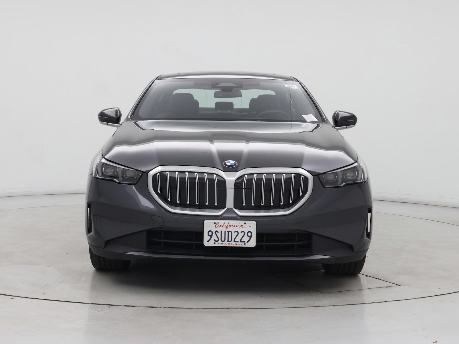 2025 BMW 5 Series 530i - Photo 6