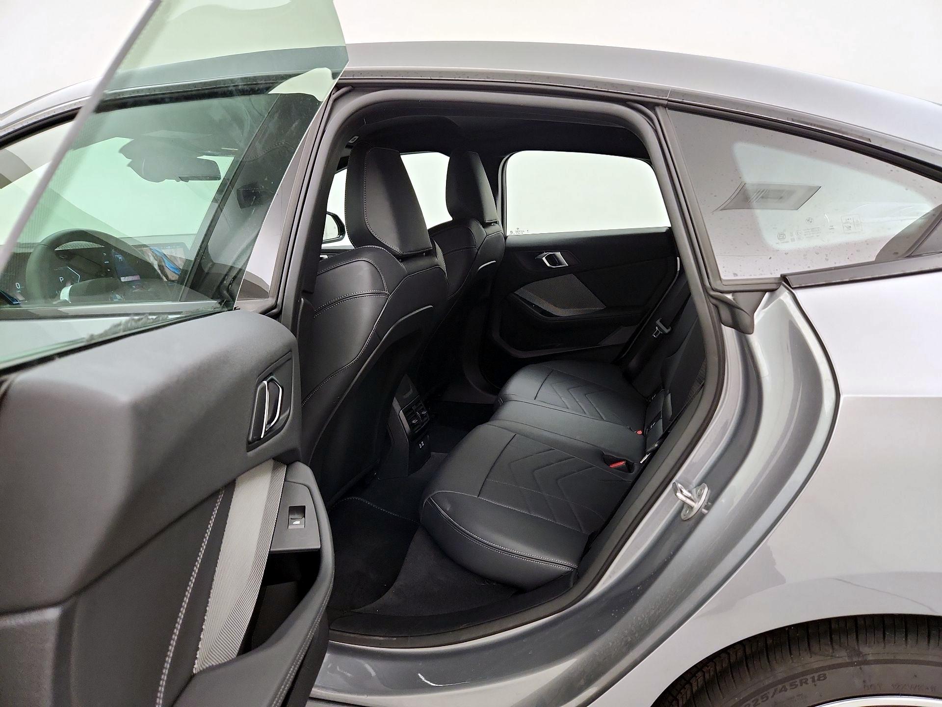 Thumbnail: 2025 BMW 2 Series - 19