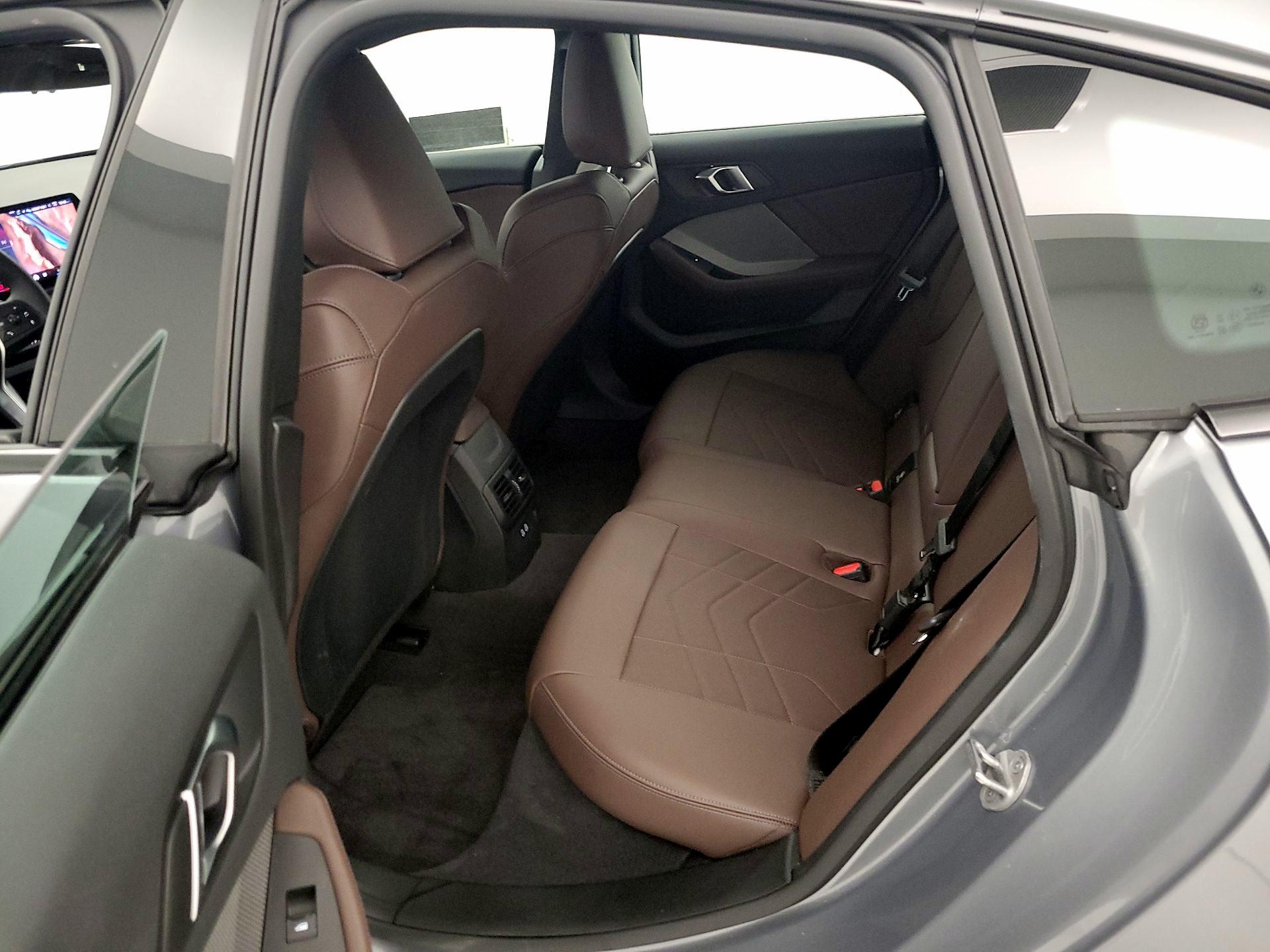 Thumbnail: 2025 BMW 2 Series - 18