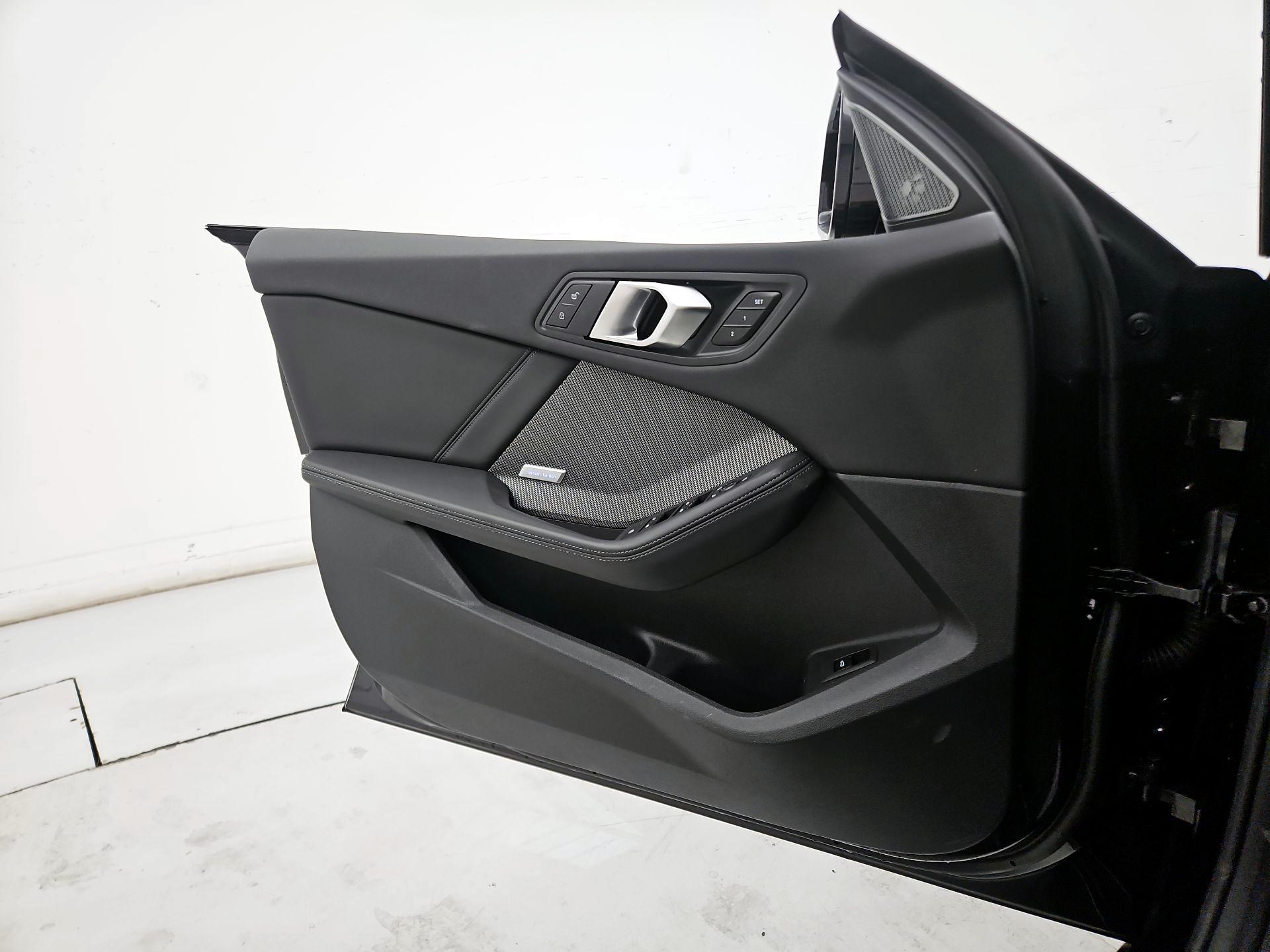 Thumbnail: 2025 BMW 2 Series - 12