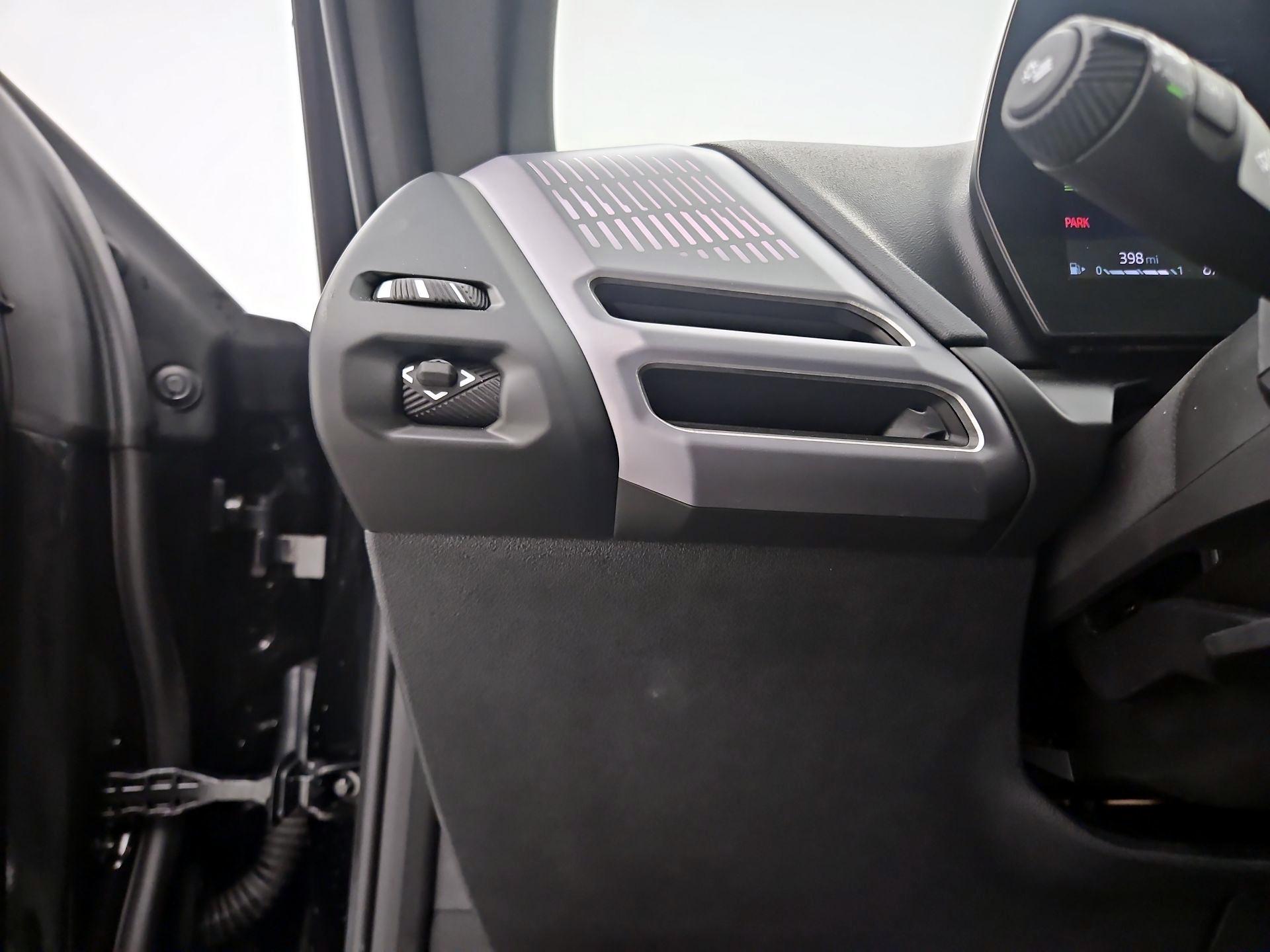 Thumbnail: 2025 BMW 2 Series - 13