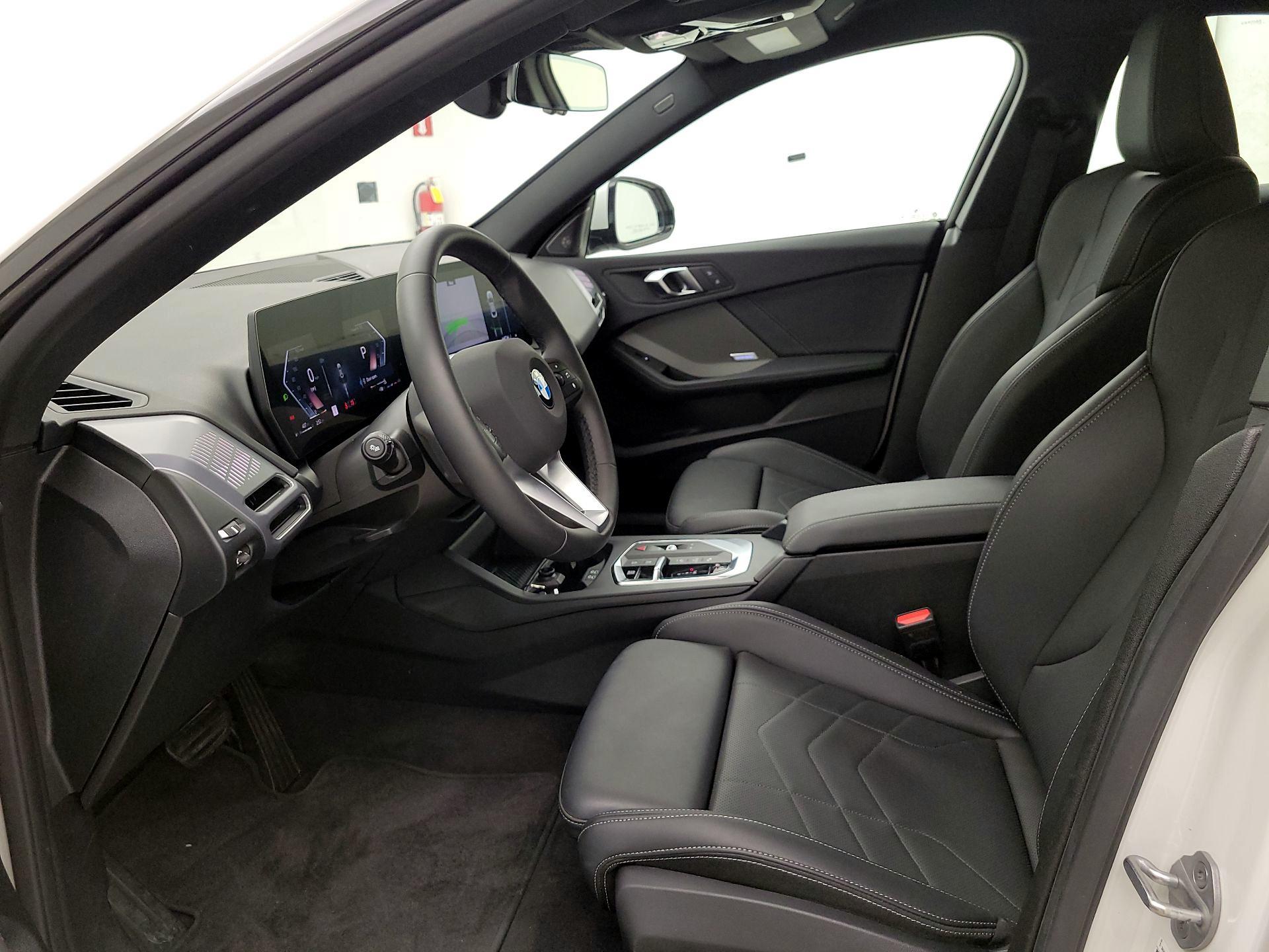 Thumbnail: 2025 BMW 2 Series - 11