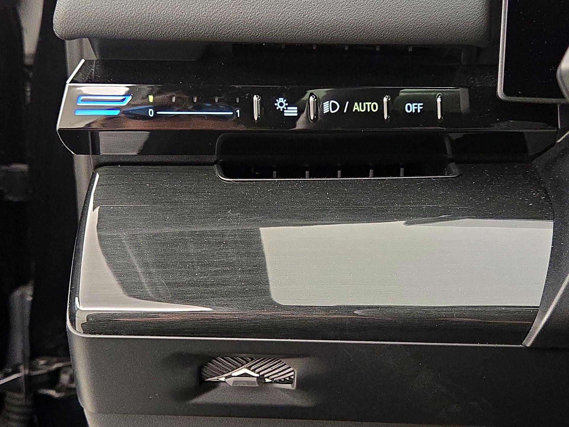 Thumbnail: 2025 BMW 5 Series - 13