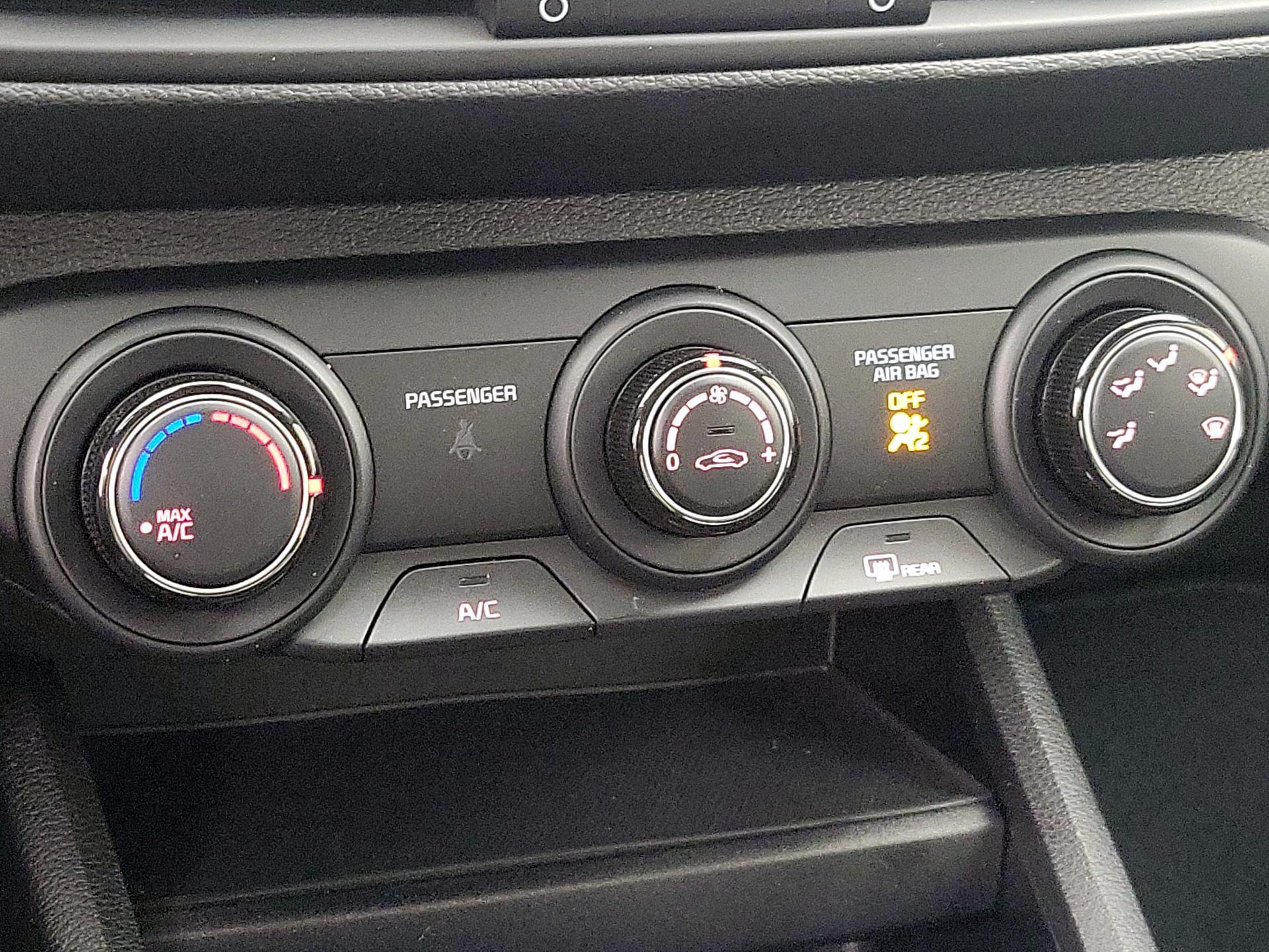 Thumbnail: 2024 Kia Forte - 16