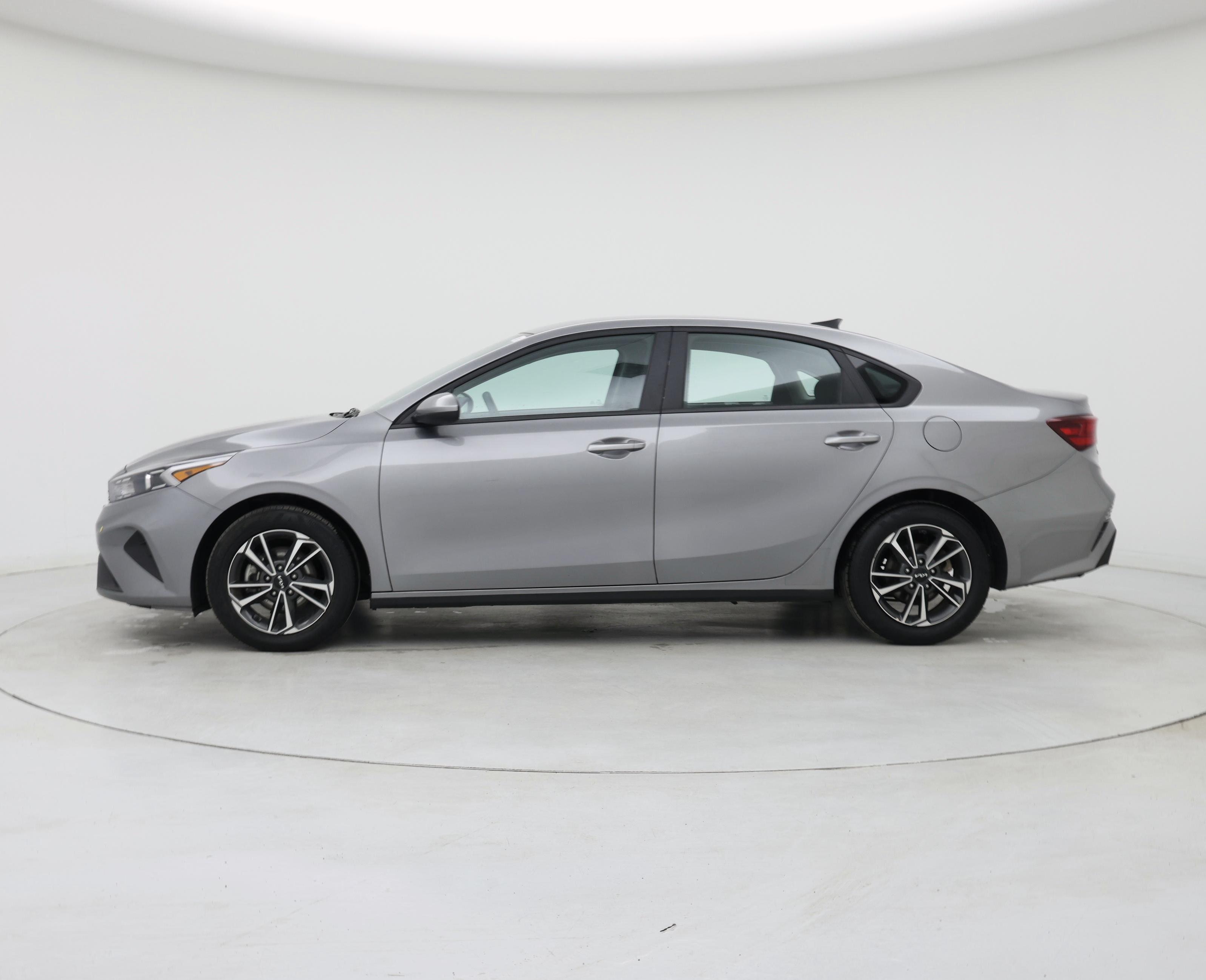 Thumbnail: 2024 Kia Forte - 3