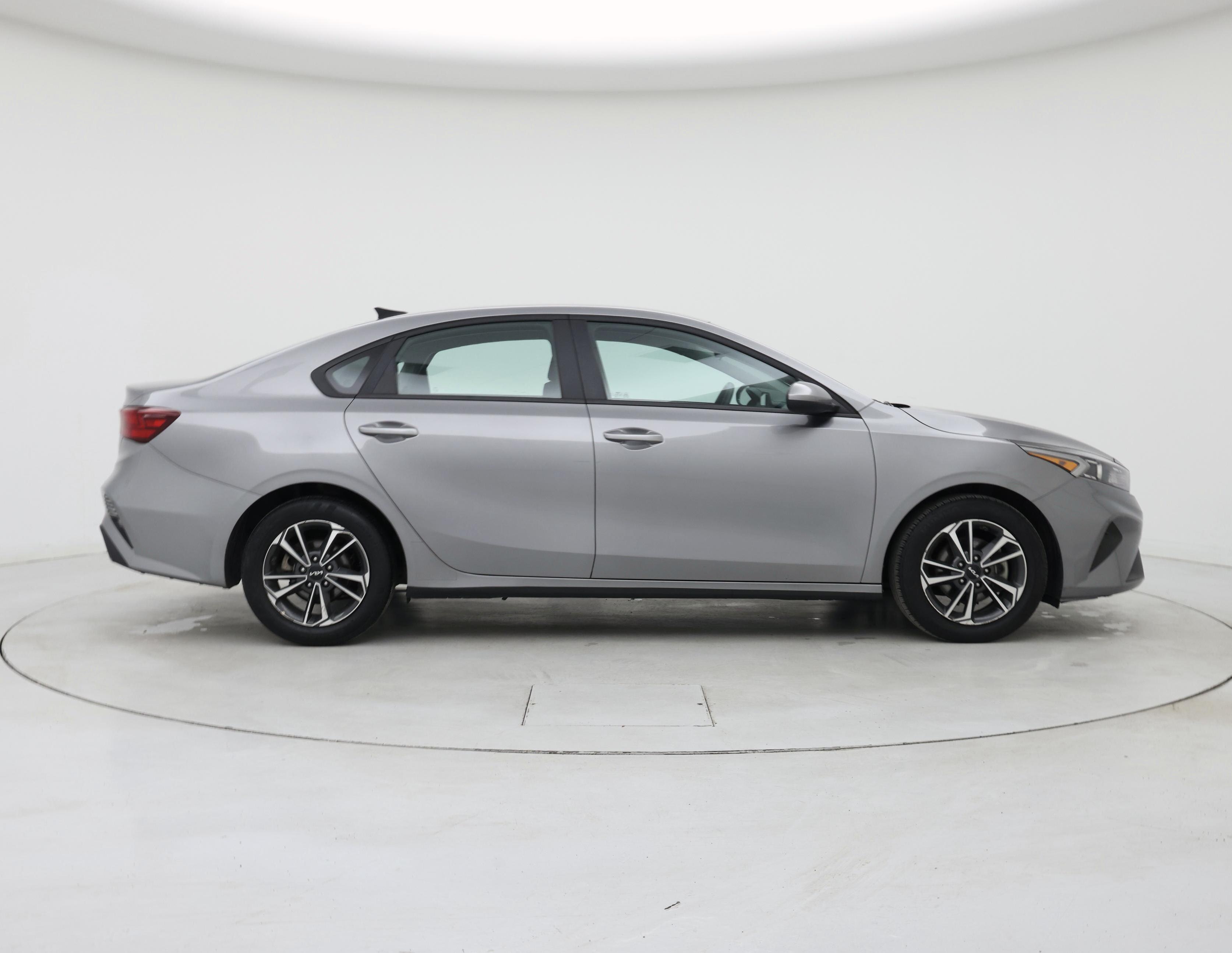 Thumbnail: 2024 Kia Forte - 7