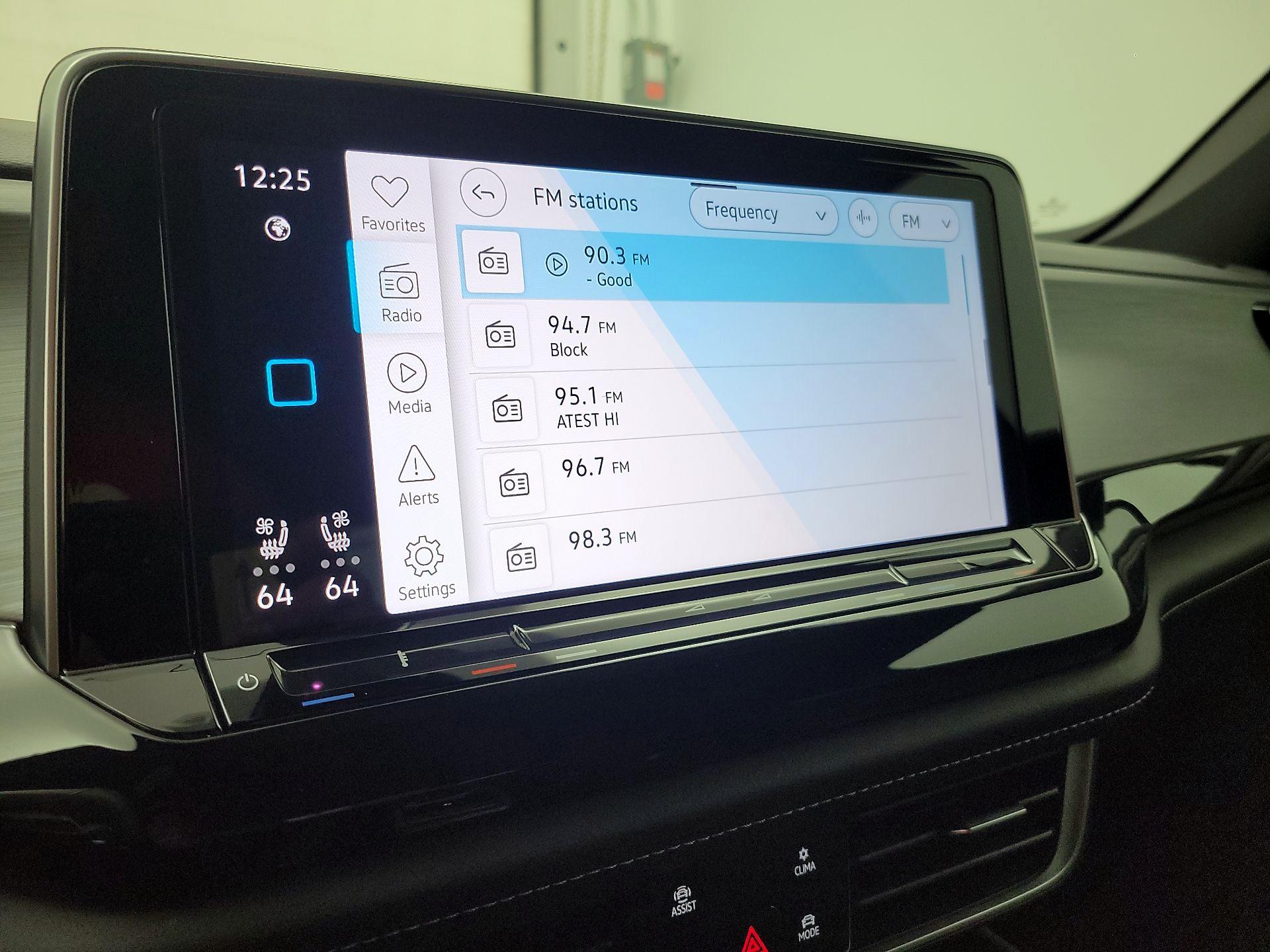 Thumbnail: 2025 Volkswagen Atlas - 15