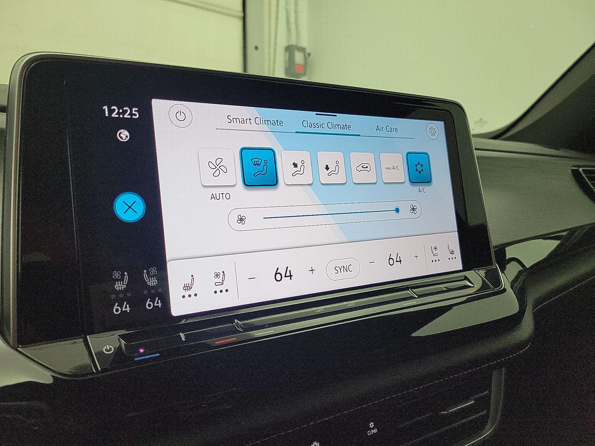 Thumbnail: 2025 Volkswagen Atlas - 16