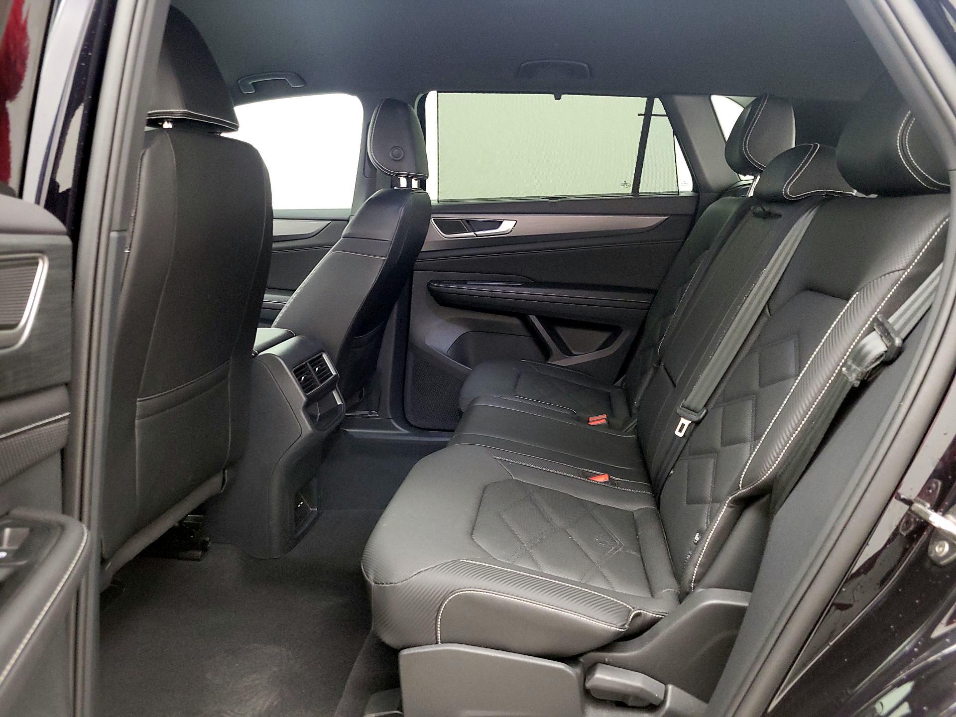 Thumbnail: 2025 Volkswagen Atlas - 18