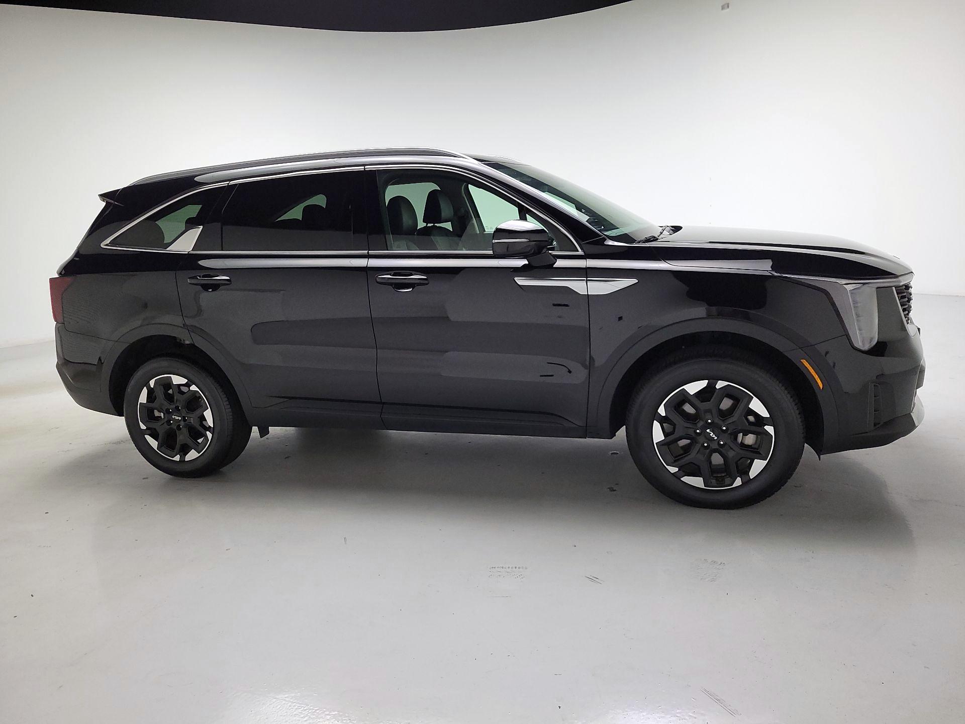 Thumbnail: 2024 Kia Sorento - 4