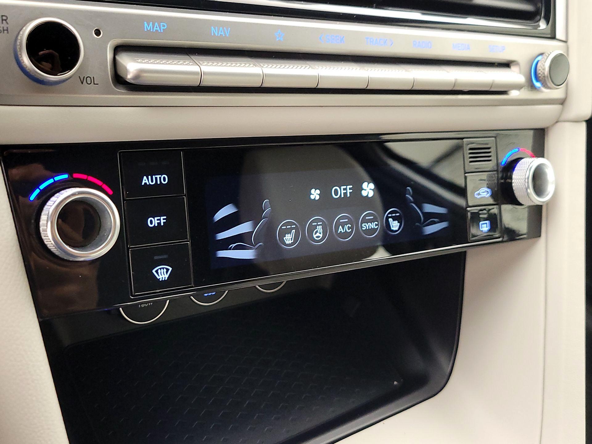 Thumbnail: 2025 Genesis G70 - 17