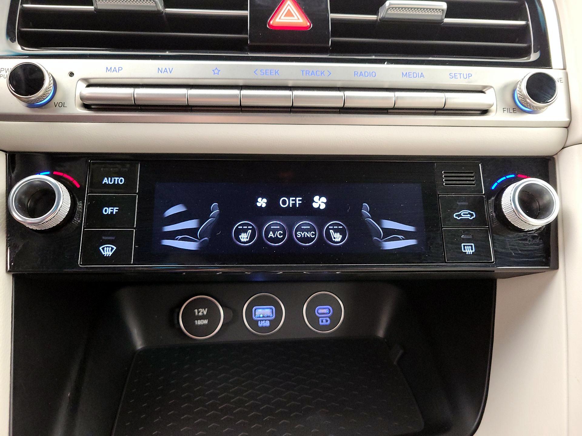 Thumbnail: 2025 Genesis G70 - 17