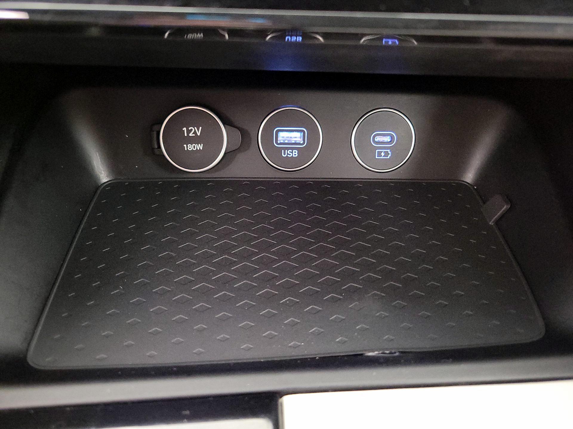 Thumbnail: 2025 Genesis G70 - 19