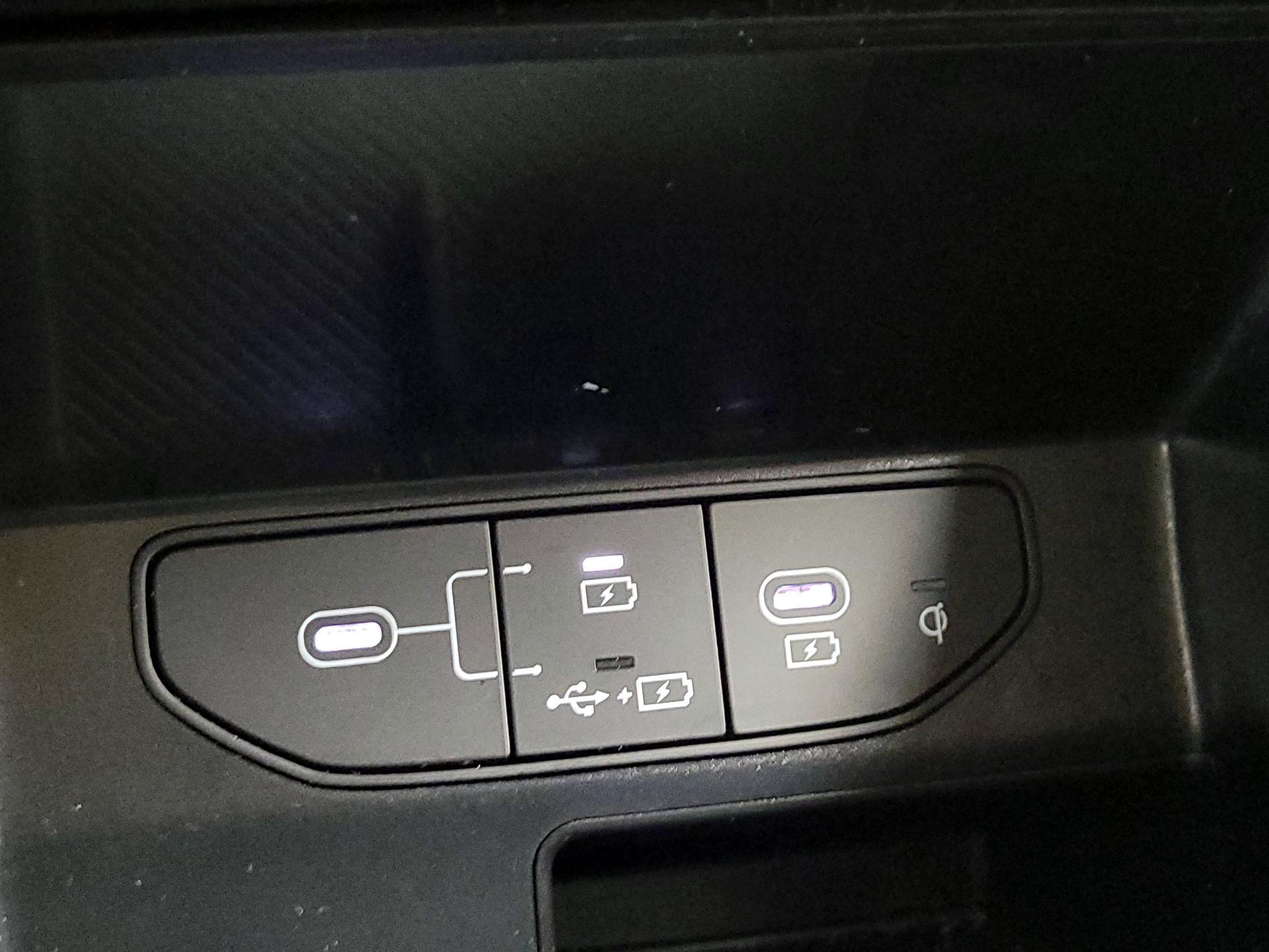 Thumbnail: 2024 Kia Sorento - 19