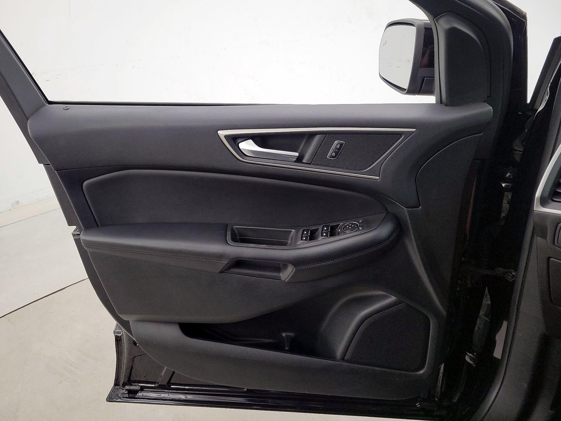 Thumbnail: 2022 Ford Edge - 12