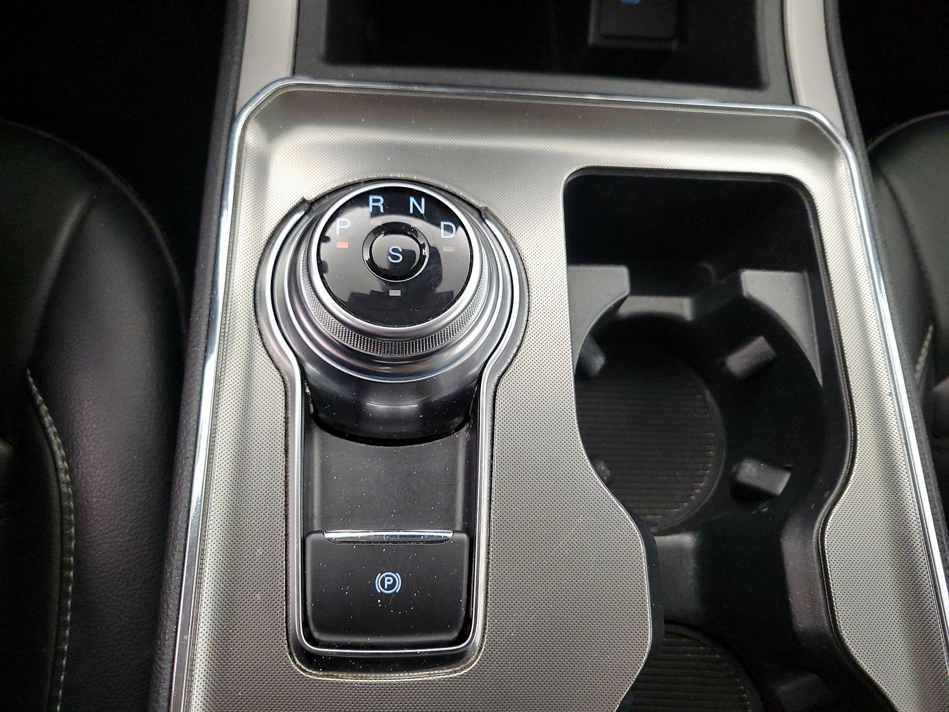 Thumbnail: 2022 Ford Edge - 17