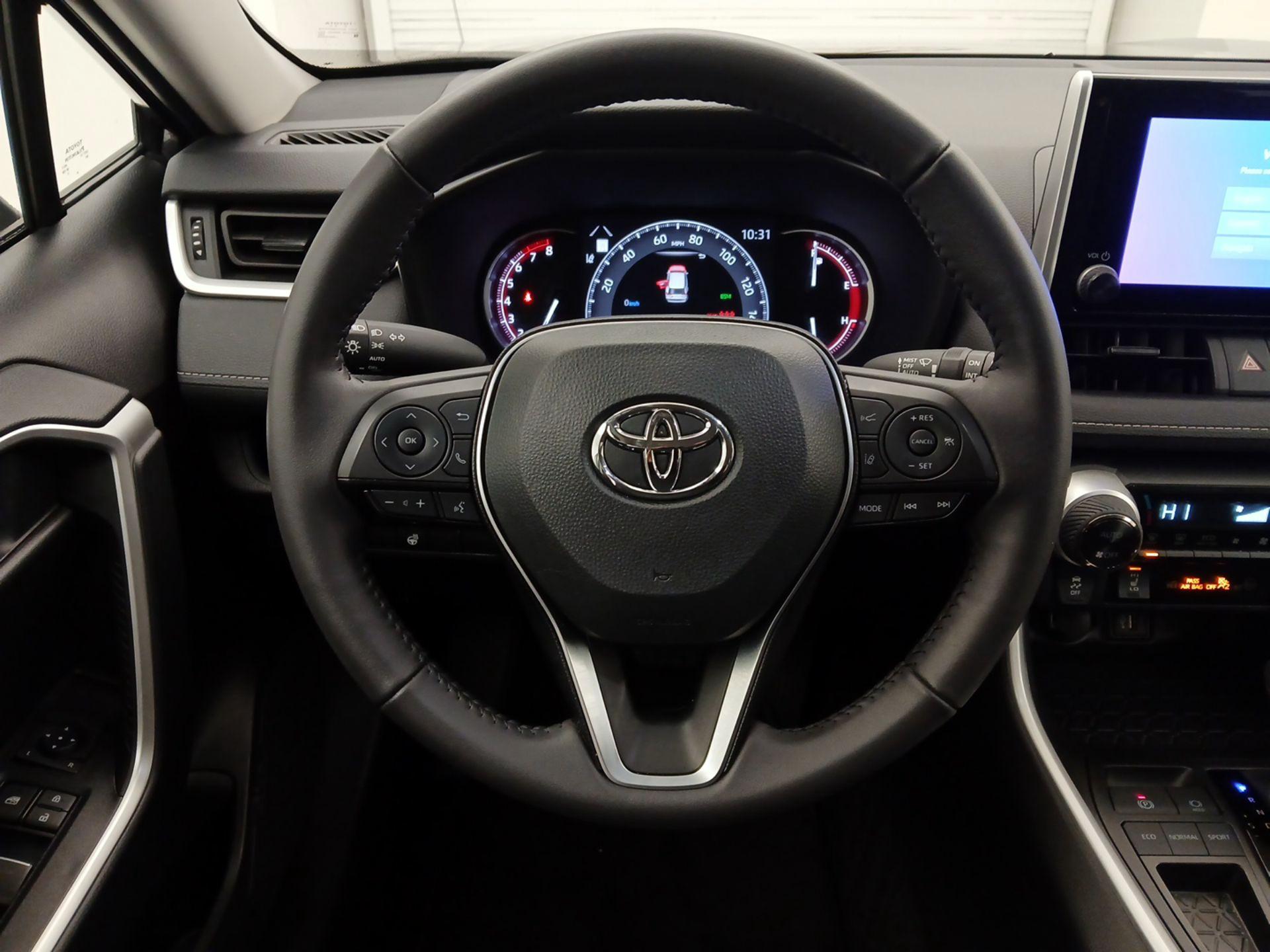 Thumbnail: 2025 Toyota RAV4 - 10