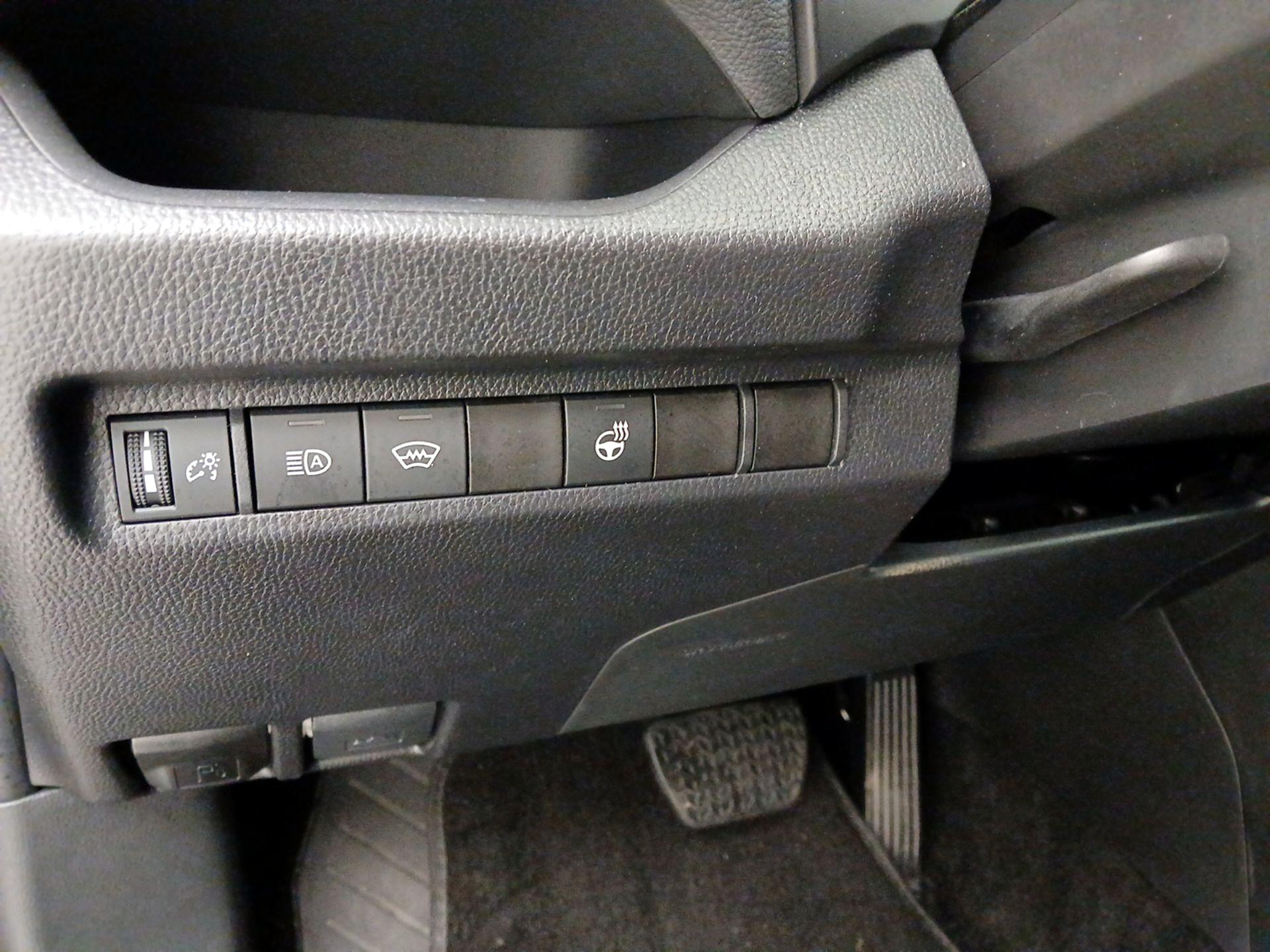 Thumbnail: 2025 Toyota RAV4 - 13