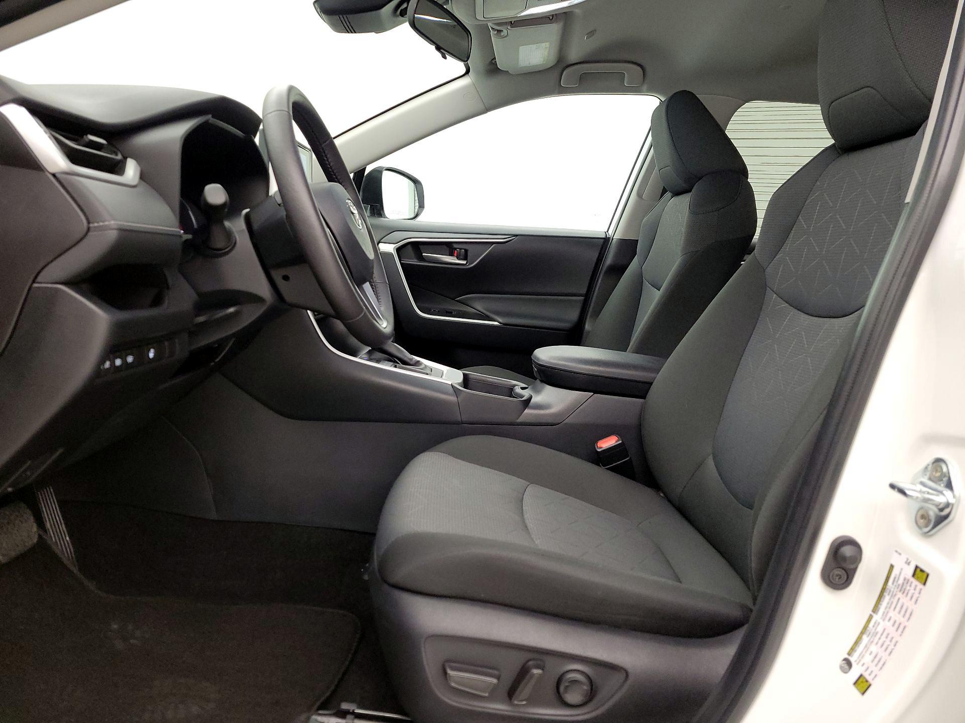 Thumbnail: 2025 Toyota RAV4 - 11