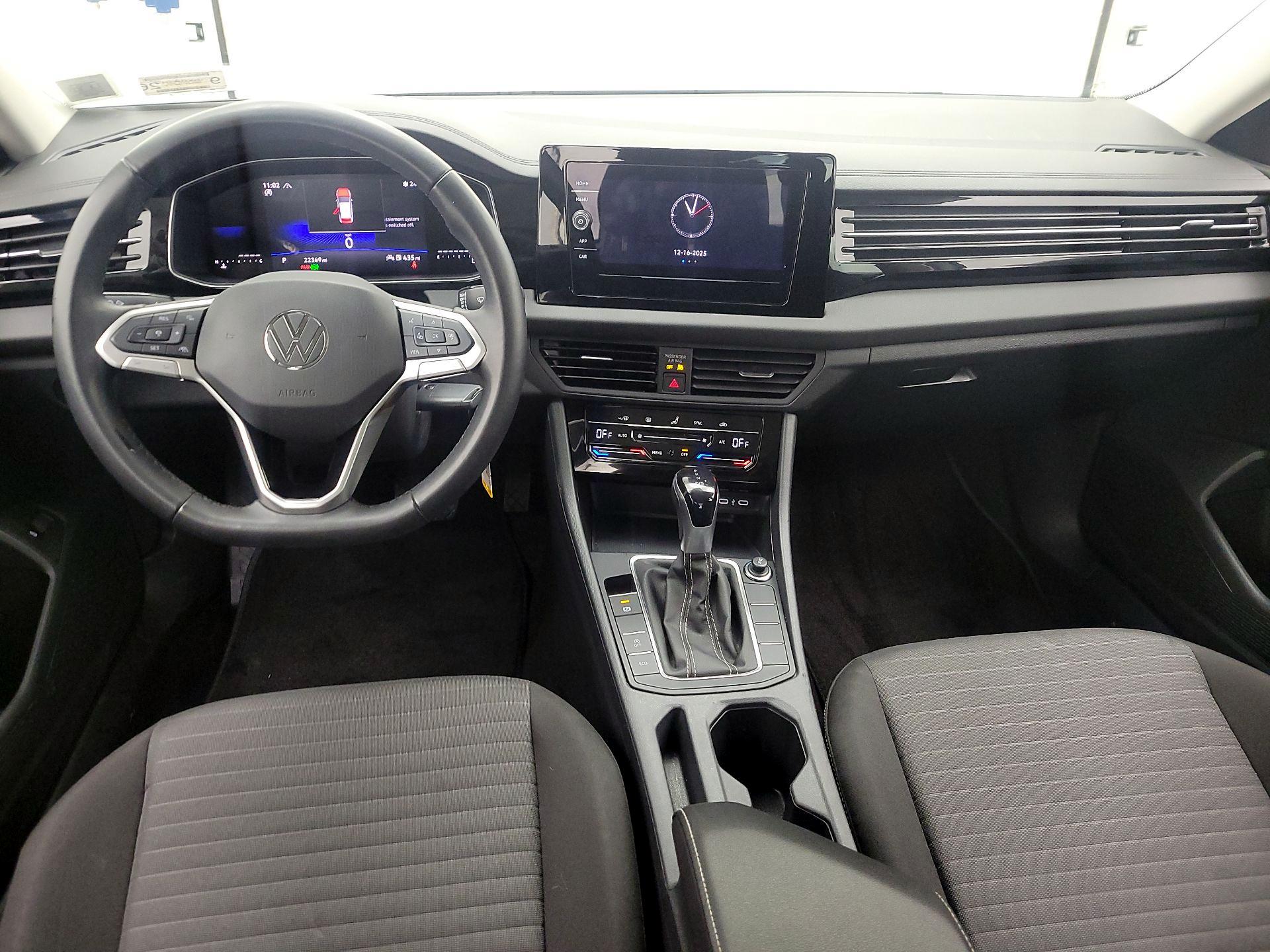 Thumbnail: 2025 Volkswagen Jetta - 9