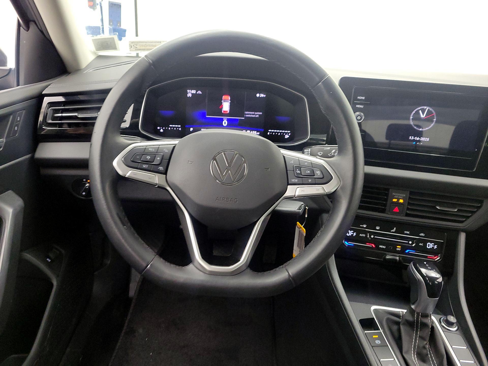 Thumbnail: 2025 Volkswagen Jetta - 10