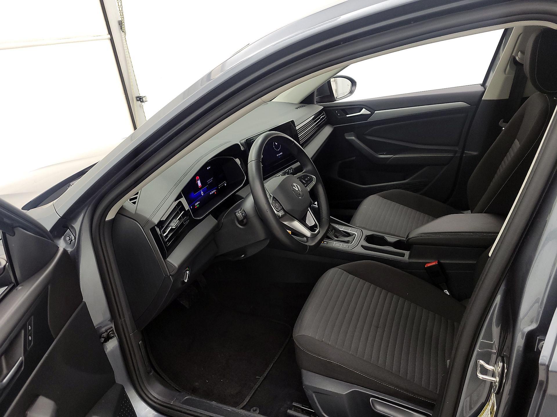 Thumbnail: 2025 Volkswagen Jetta - 11