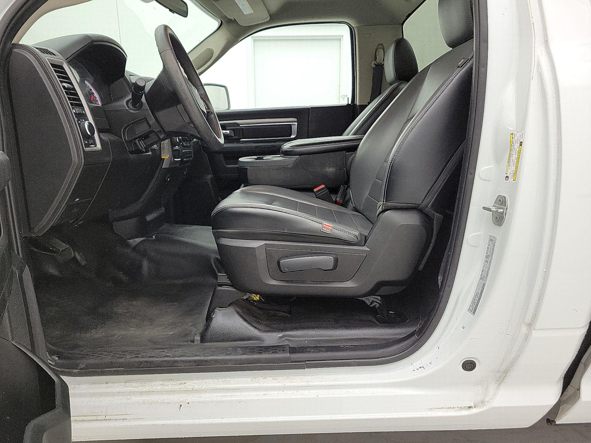 Thumbnail: 2022 RAM 1500 Classic - 11