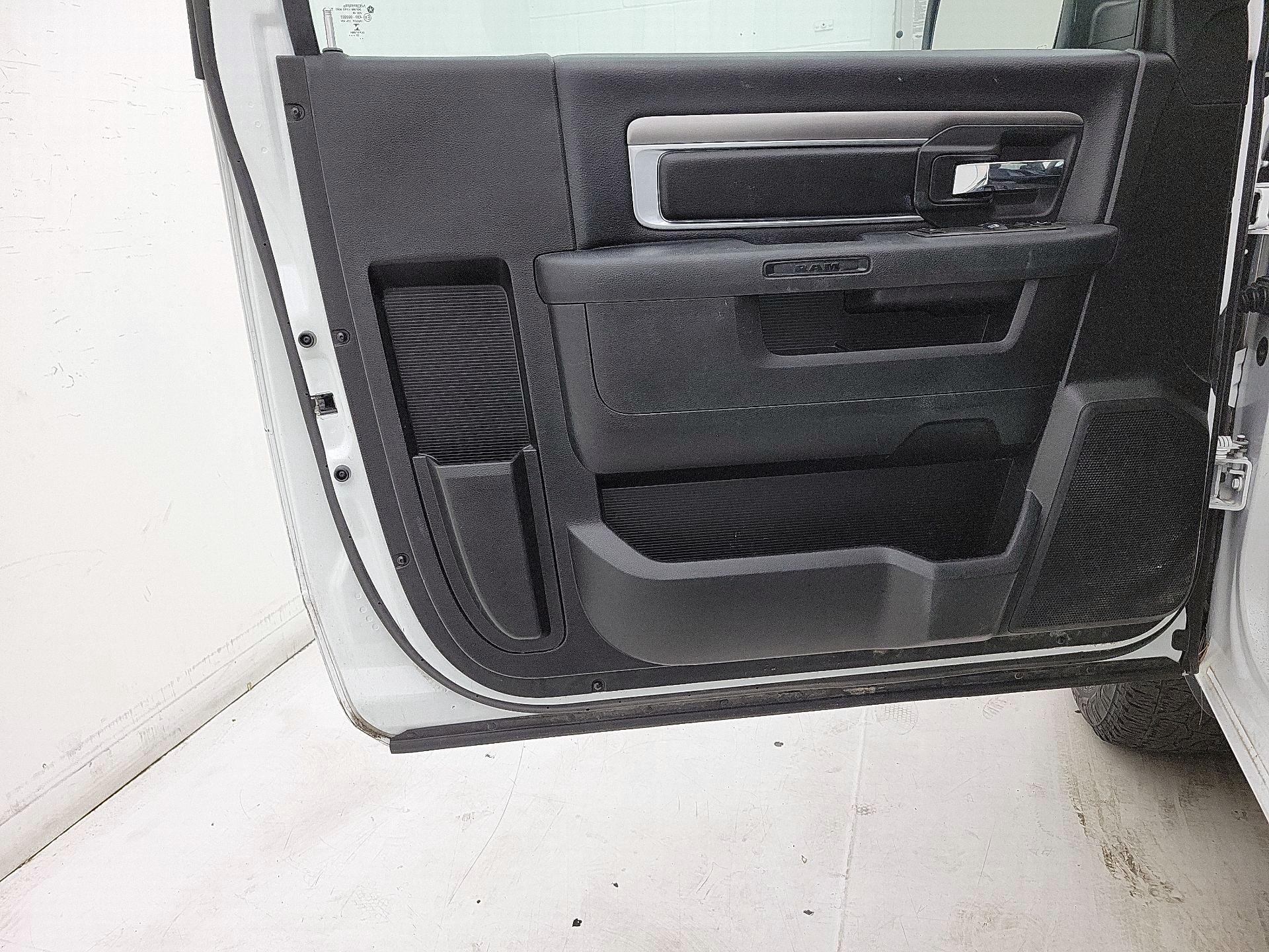 Thumbnail: 2022 RAM 1500 Classic - 12