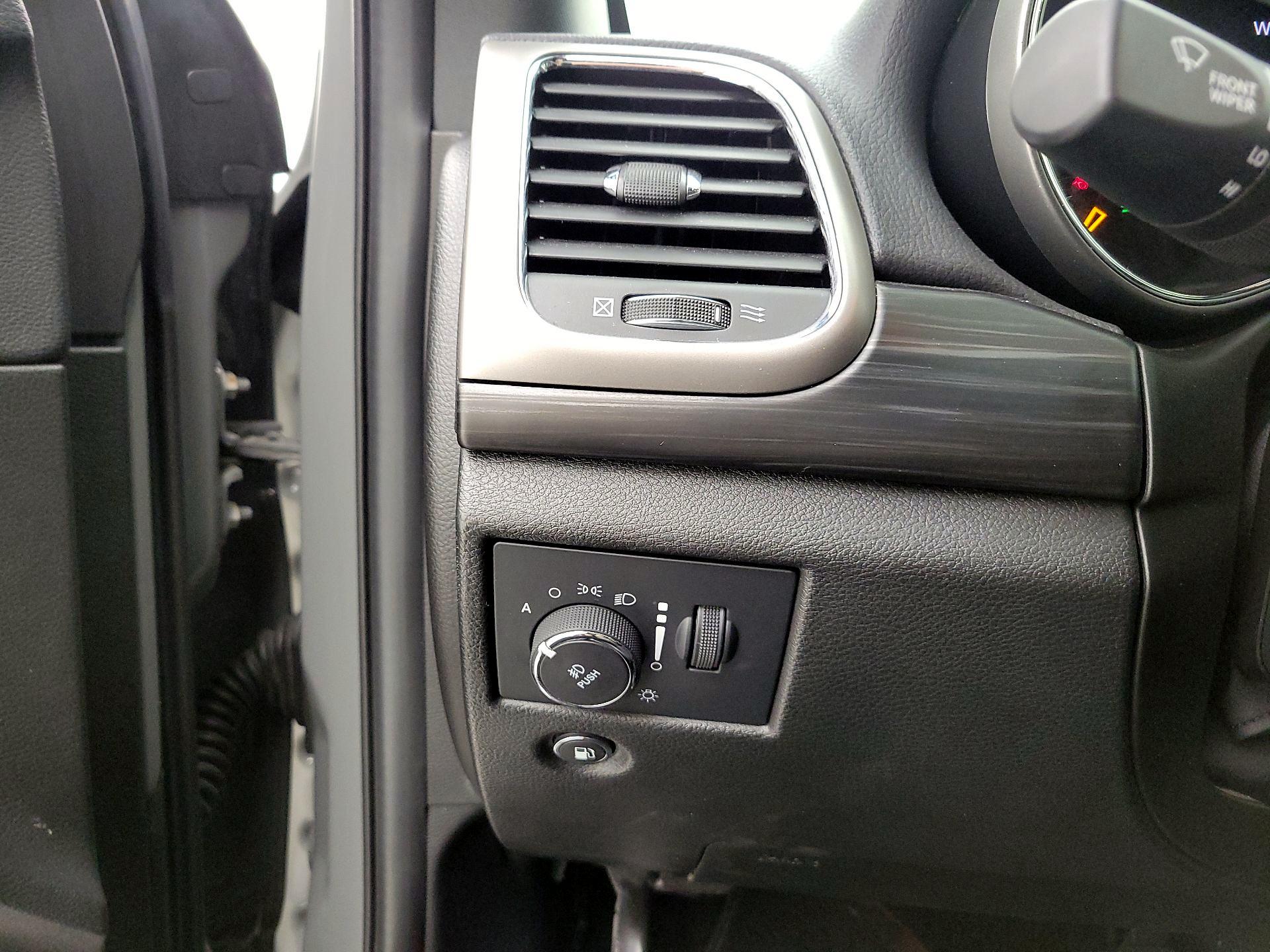 Thumbnail: 2021 Jeep Grand Cherokee - 13