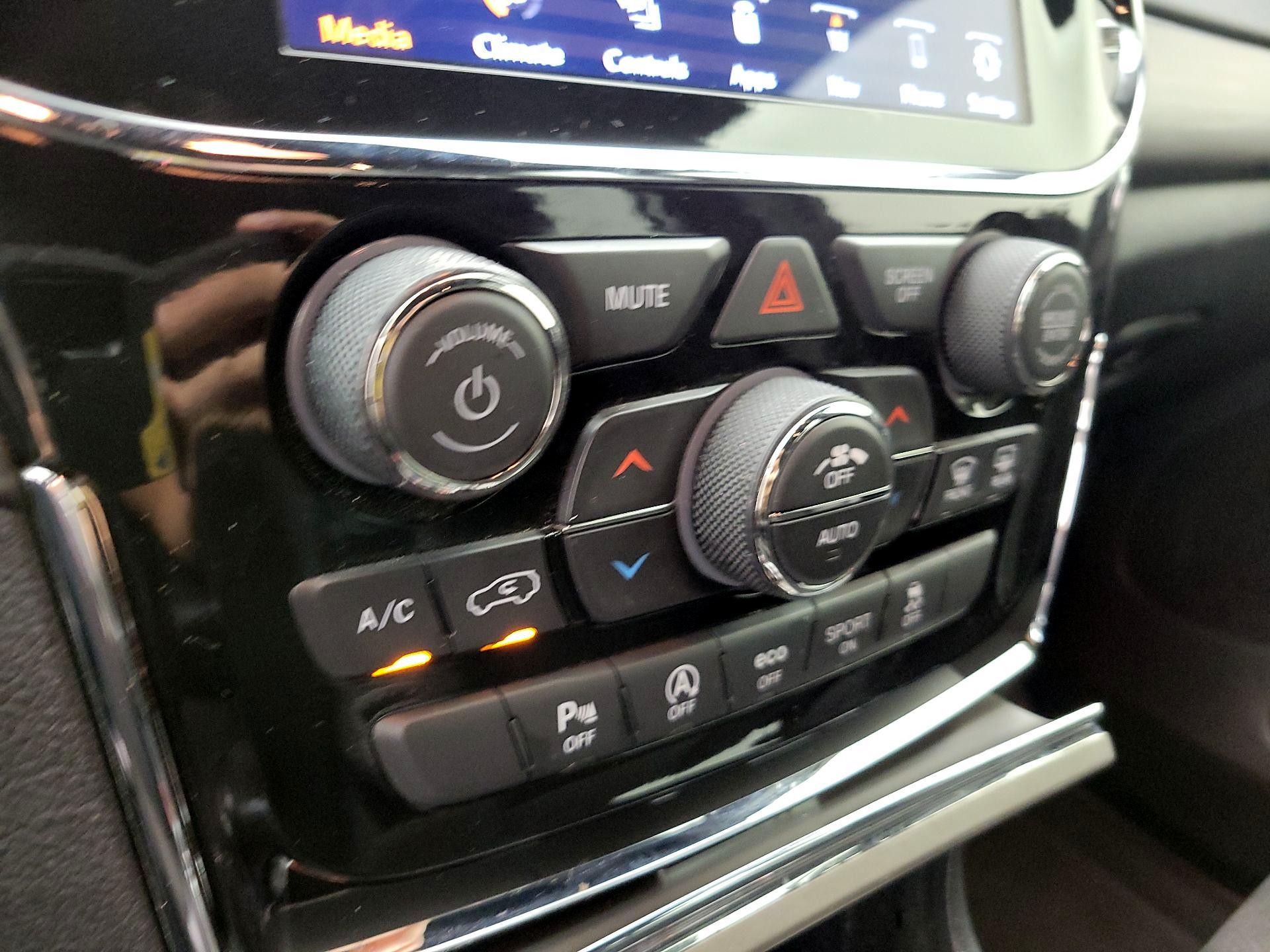 Thumbnail: 2021 Jeep Grand Cherokee - 16