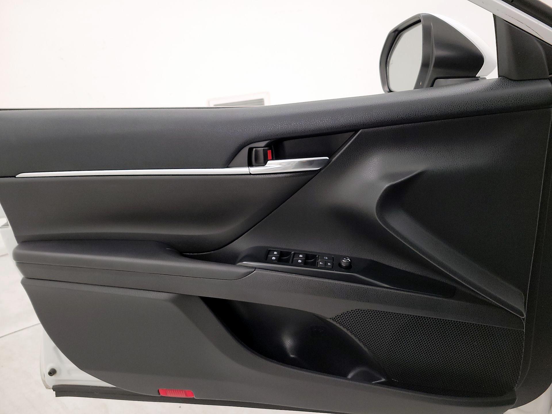 Thumbnail: 2020 Toyota Camry - 12