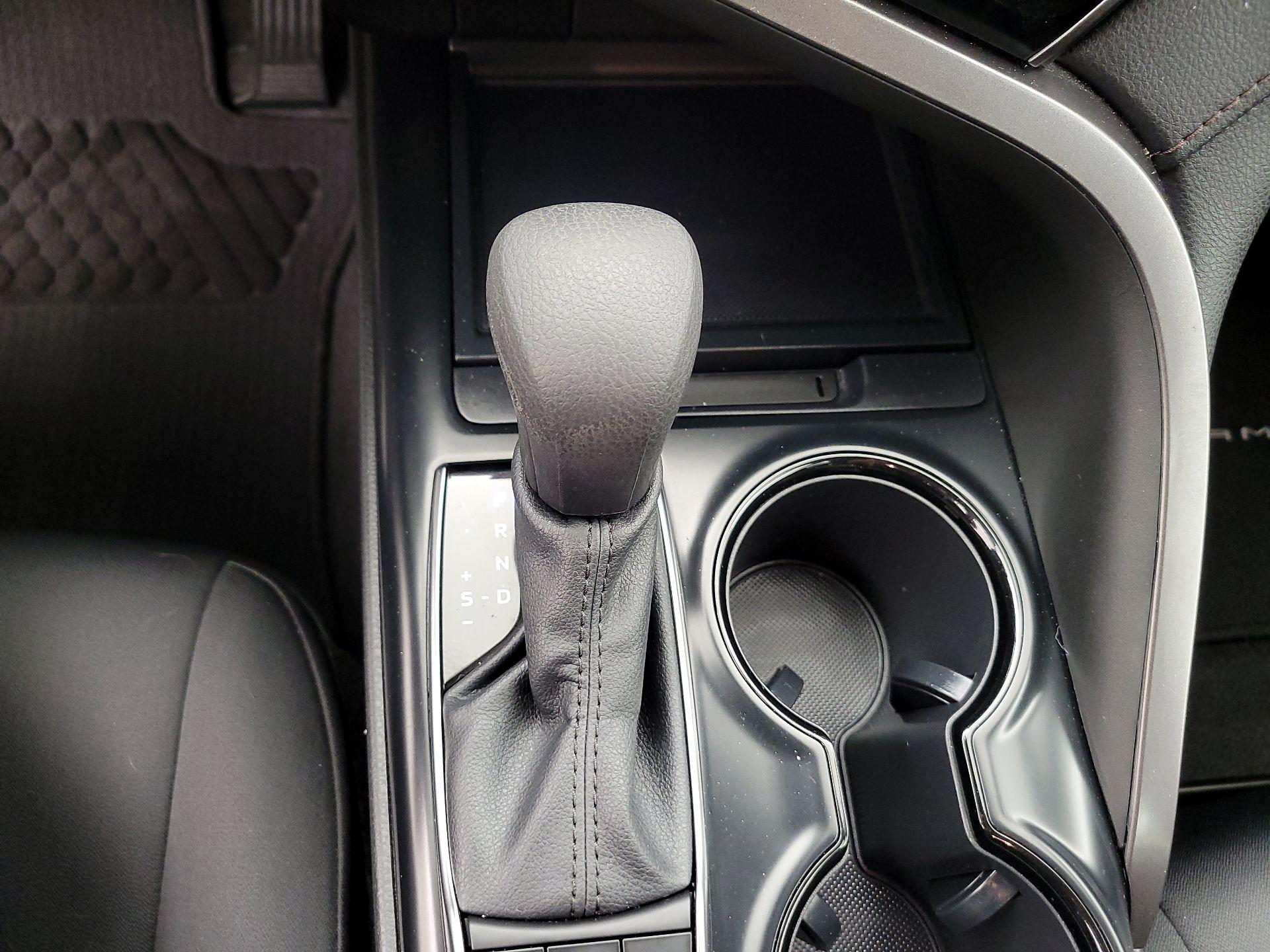 Thumbnail: 2020 Toyota Camry - 17