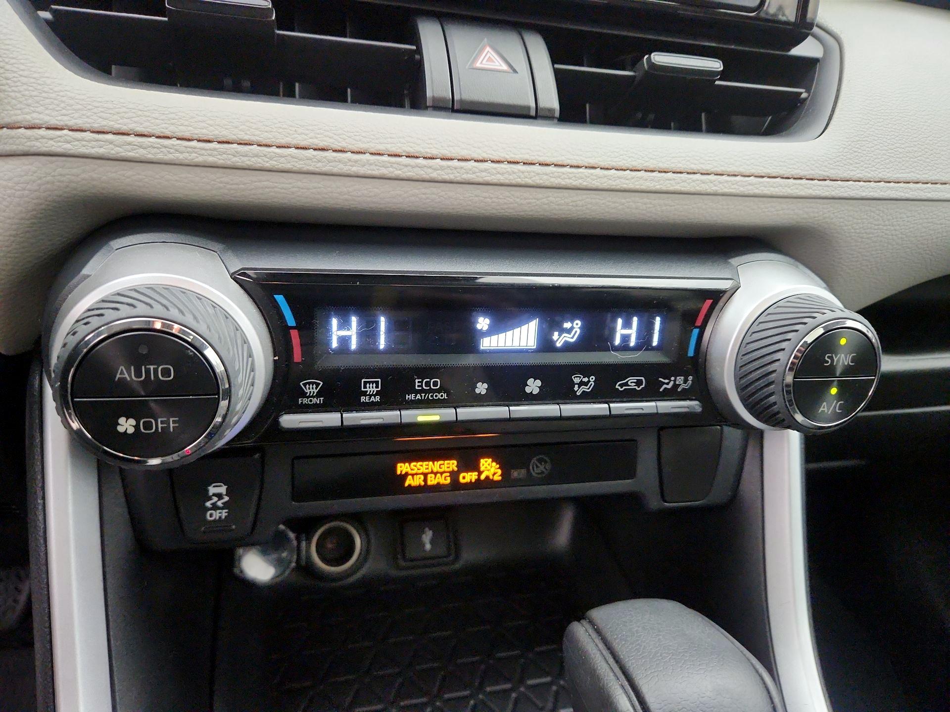 Thumbnail: 2020 Toyota RAV4 - 16