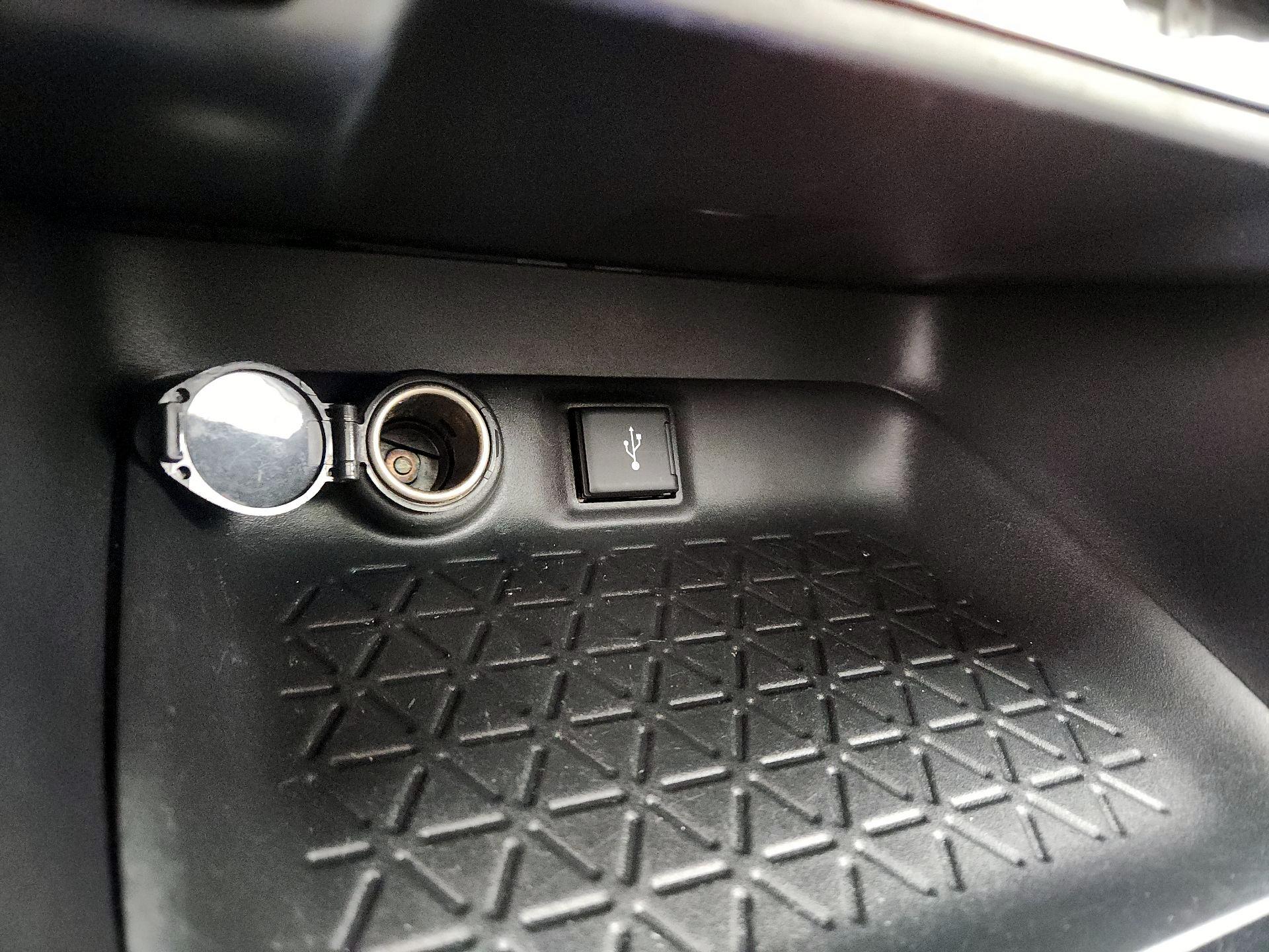 Thumbnail: 2020 Toyota RAV4 - 18