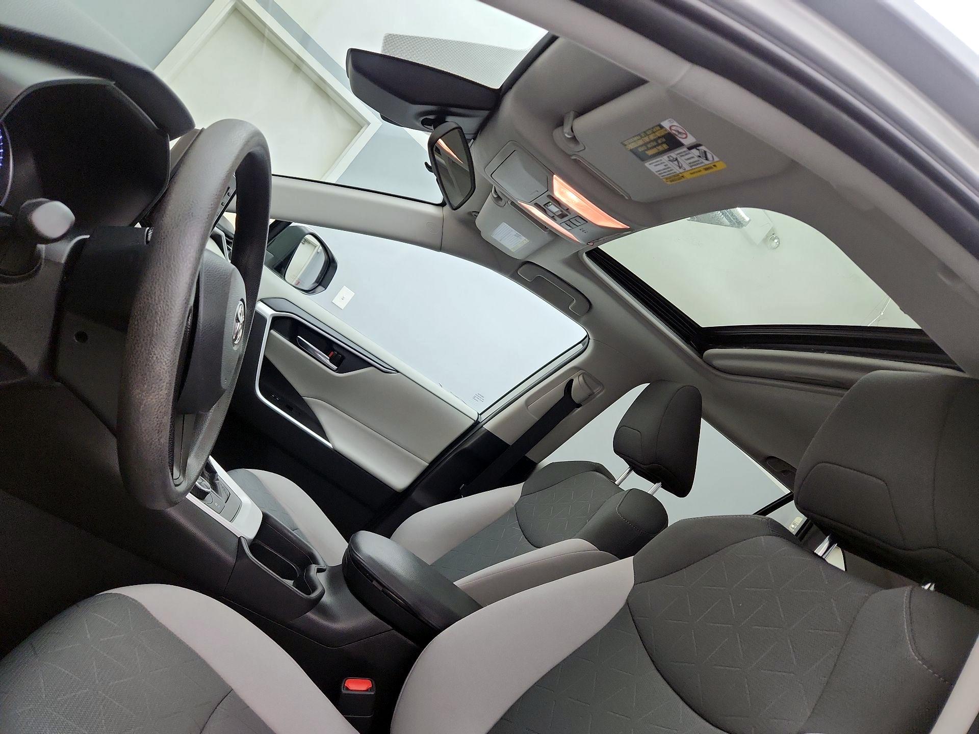 Thumbnail: 2020 Toyota RAV4 - 19