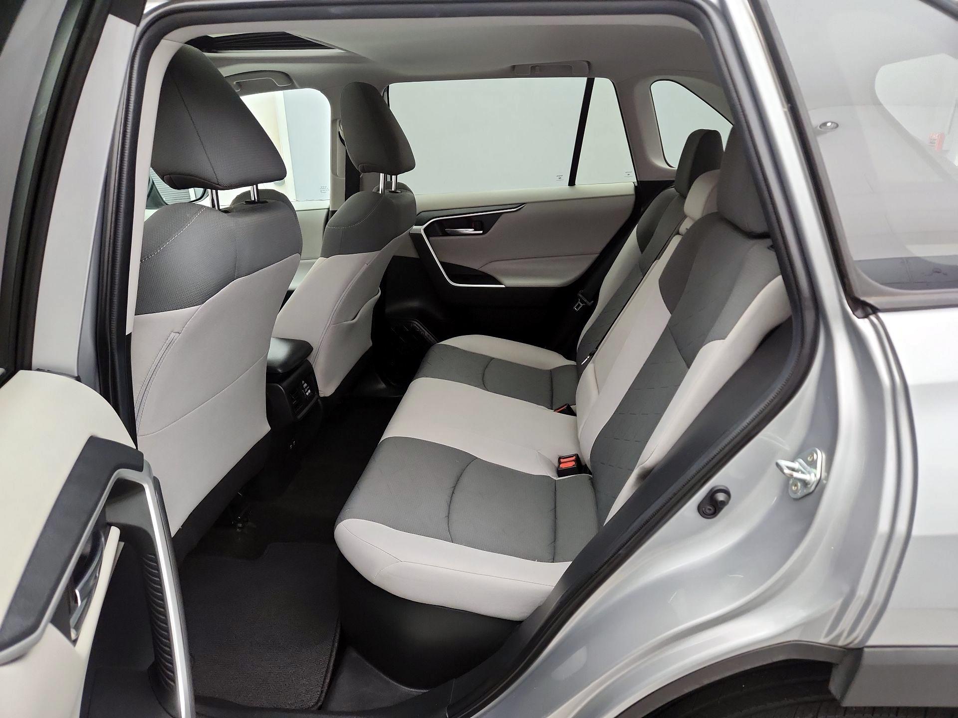 Thumbnail: 2020 Toyota RAV4 - 20