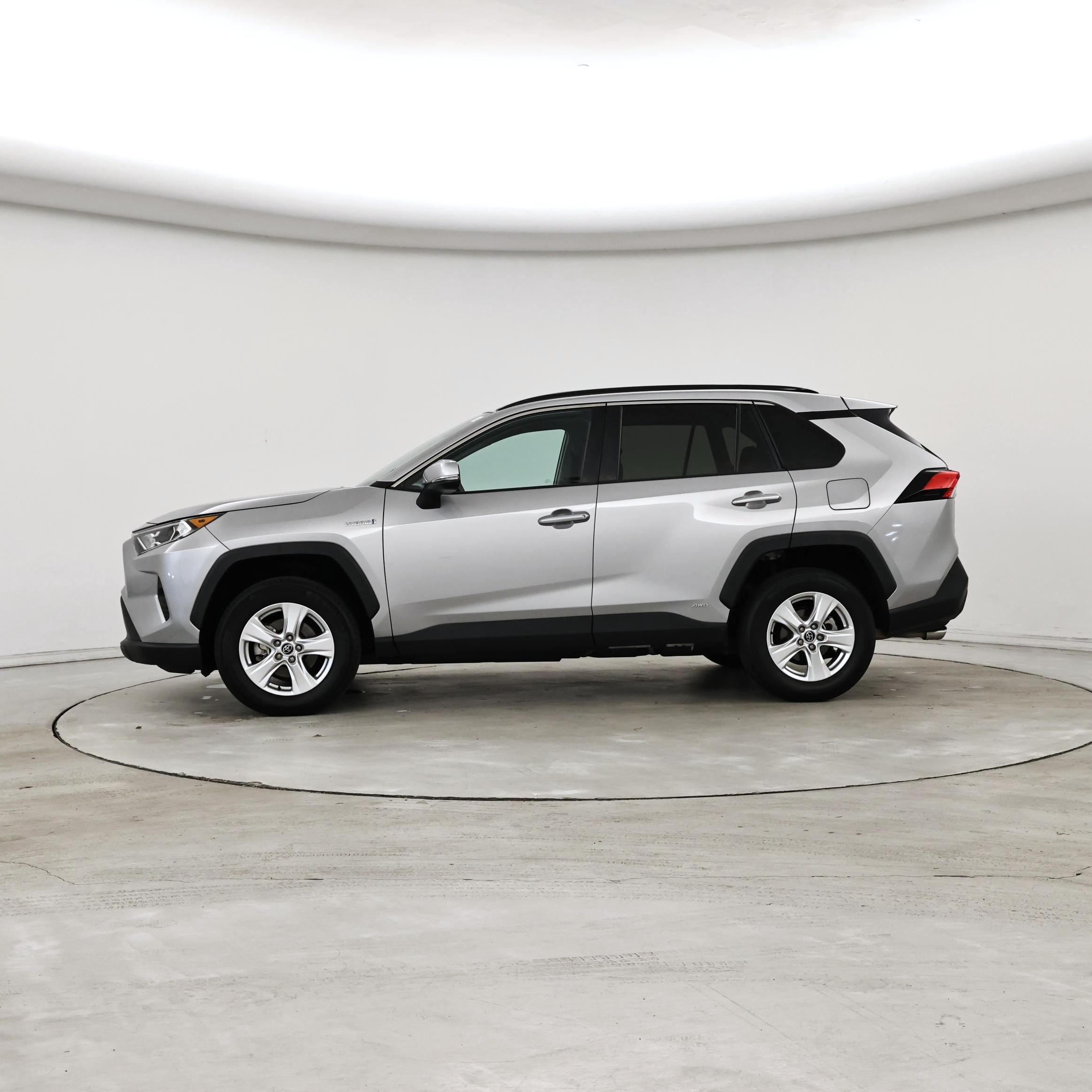 Thumbnail: 2020 Toyota RAV4 - 3