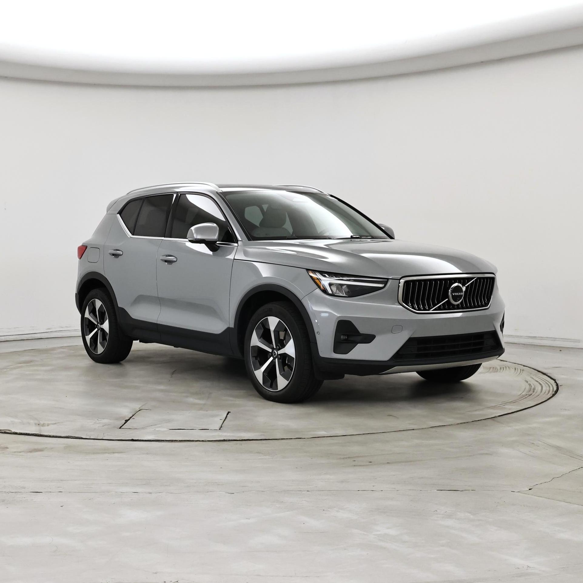 2024 Volvo XC40 B5 Plus Bright Theme AWD